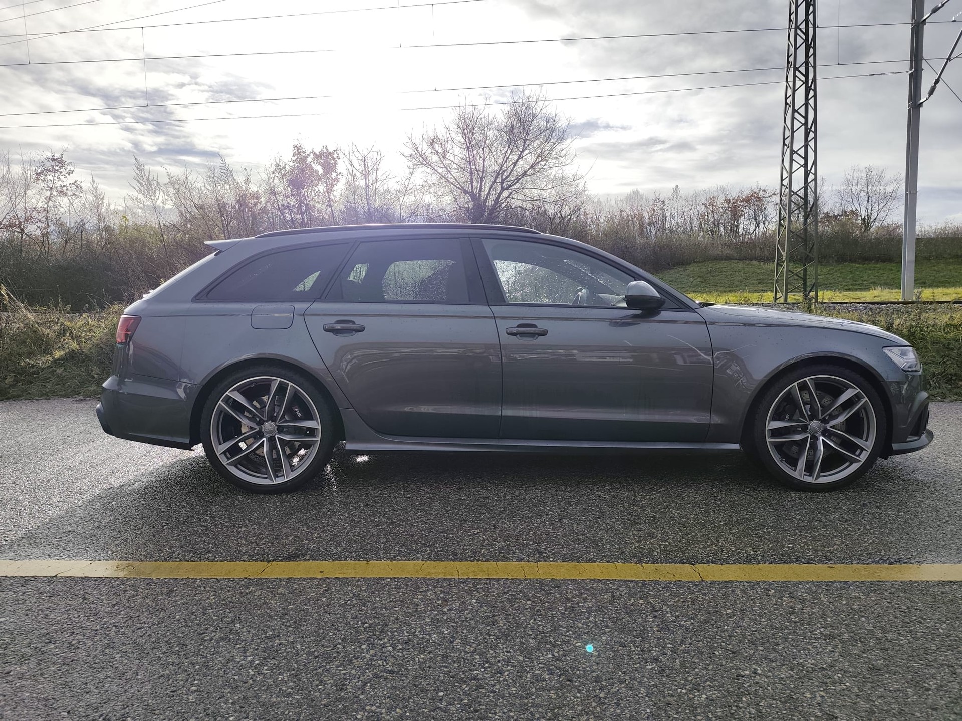 AUDI RS6 Avant 4.0 TFSI V8 quattro Tiptronic-image-9