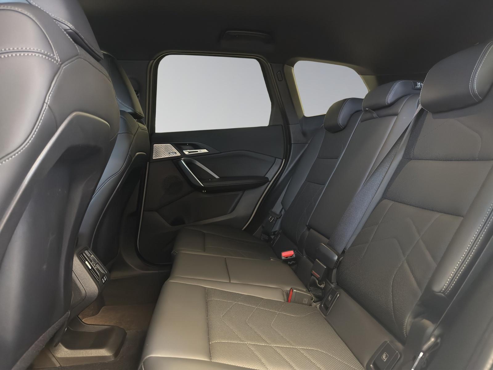 BMW X1 23i xDrive M-SportPaket-image-15