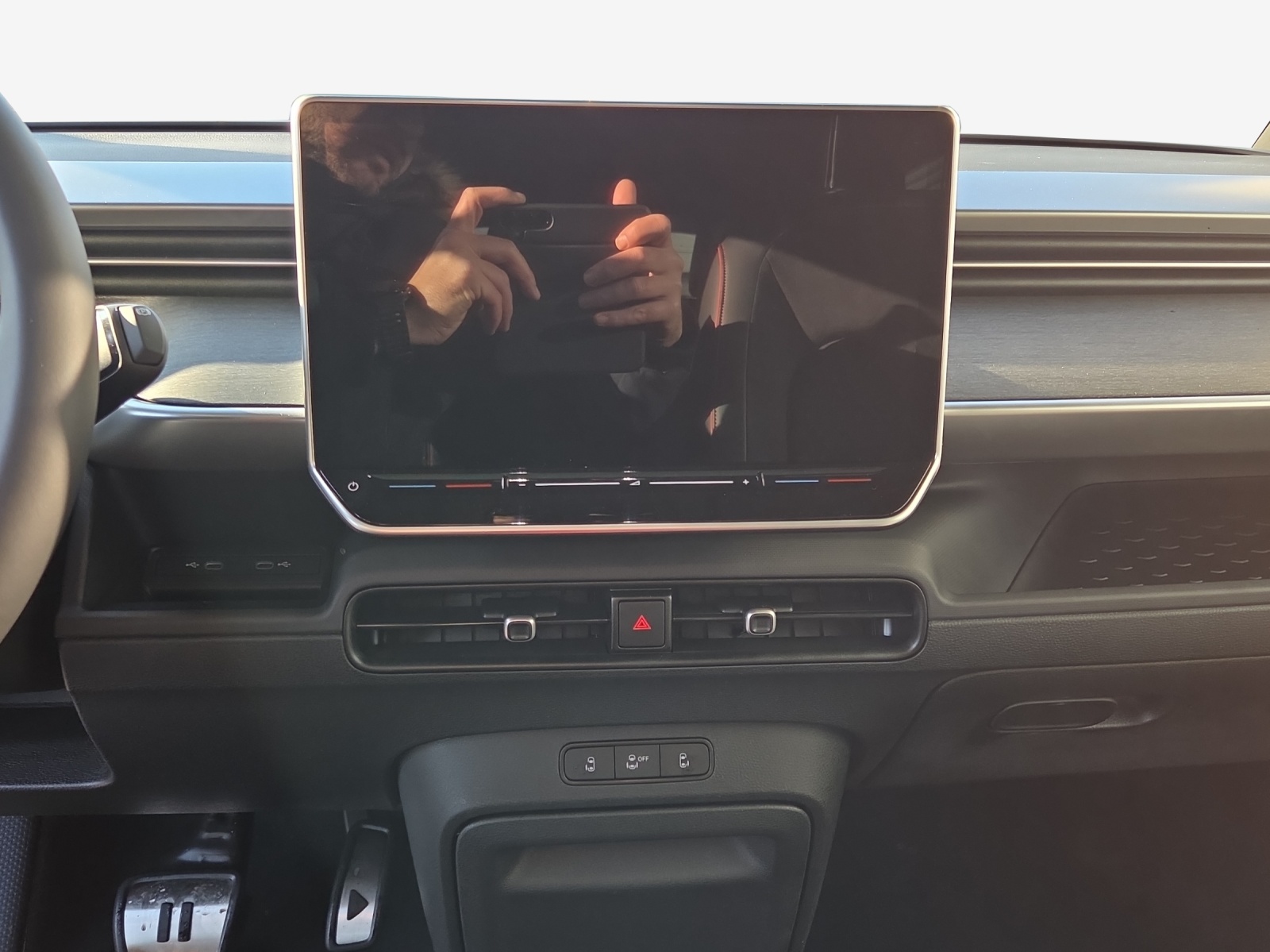 VW ID.Buzz LWB GTX 4 Motion-image-10