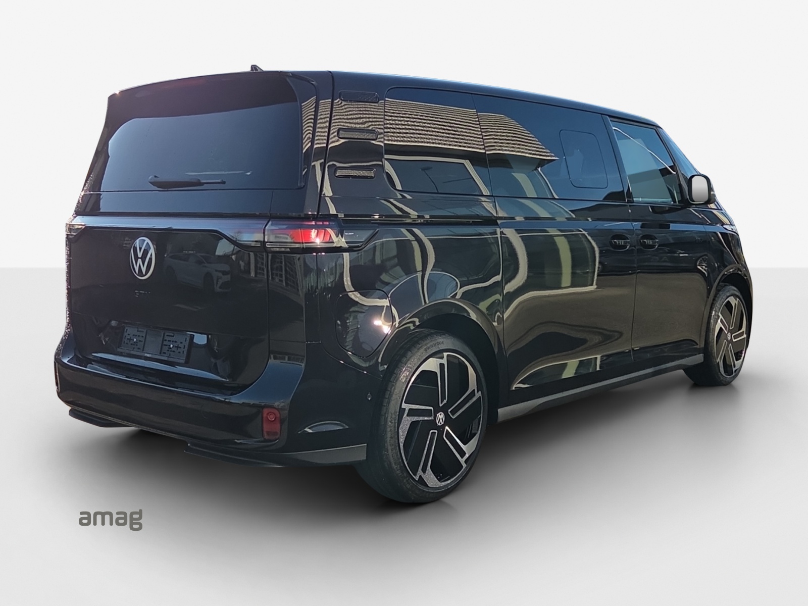 VW ID.Buzz LWB GTX 4 Motion-image-4