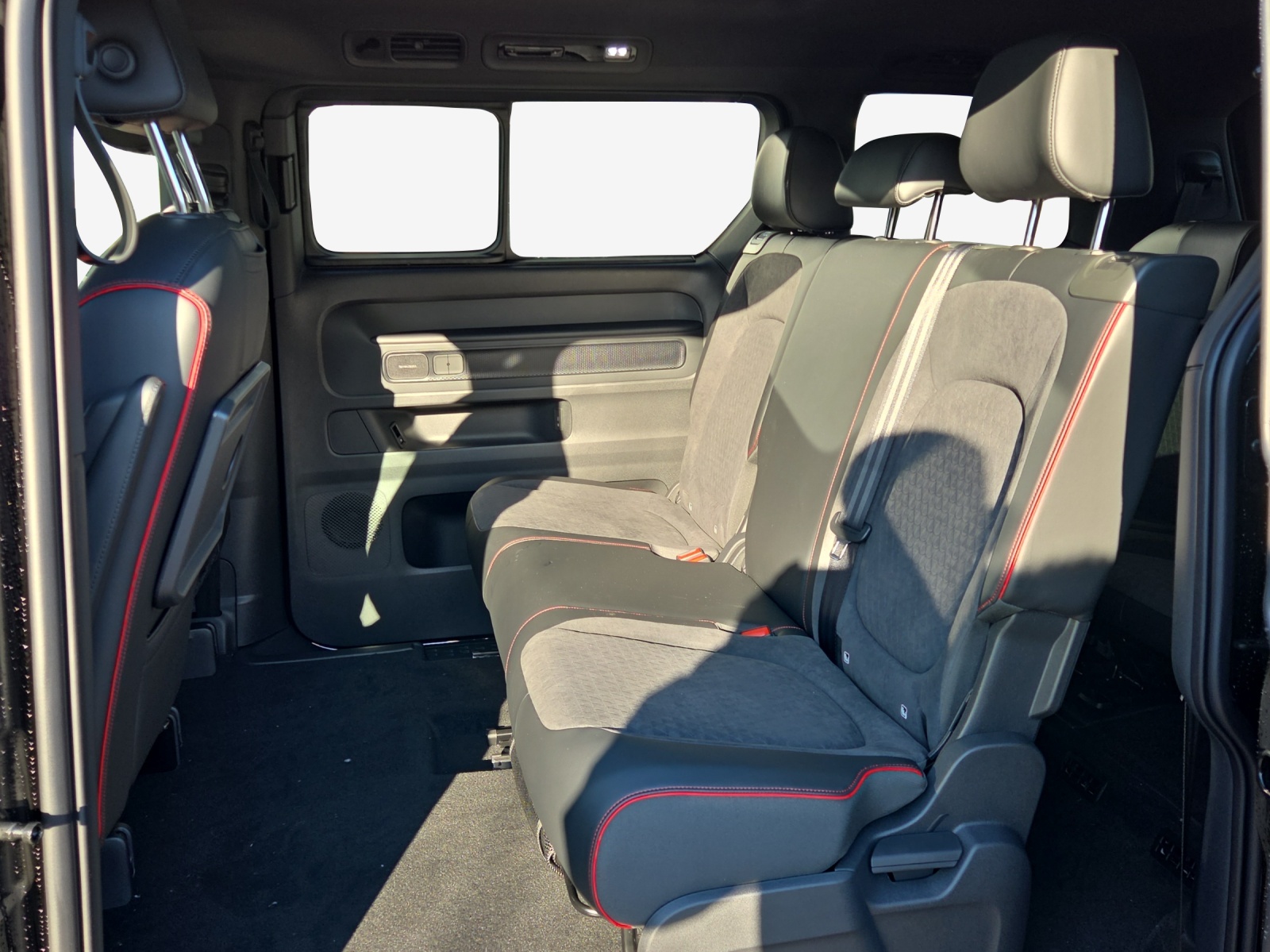 VW ID.Buzz LWB GTX 4 Motion-image-11