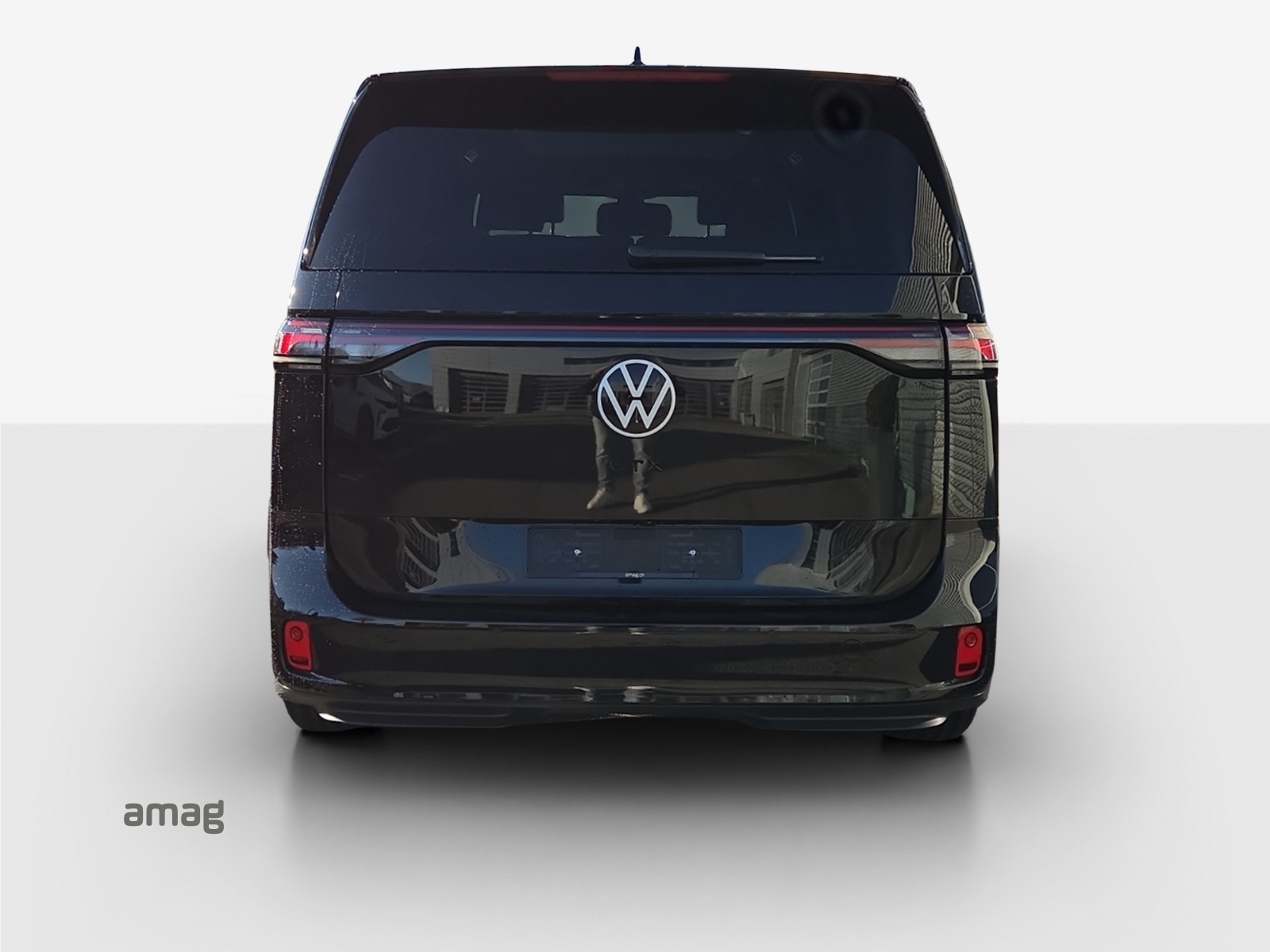 VW ID.Buzz LWB GTX 4 Motion-image-3