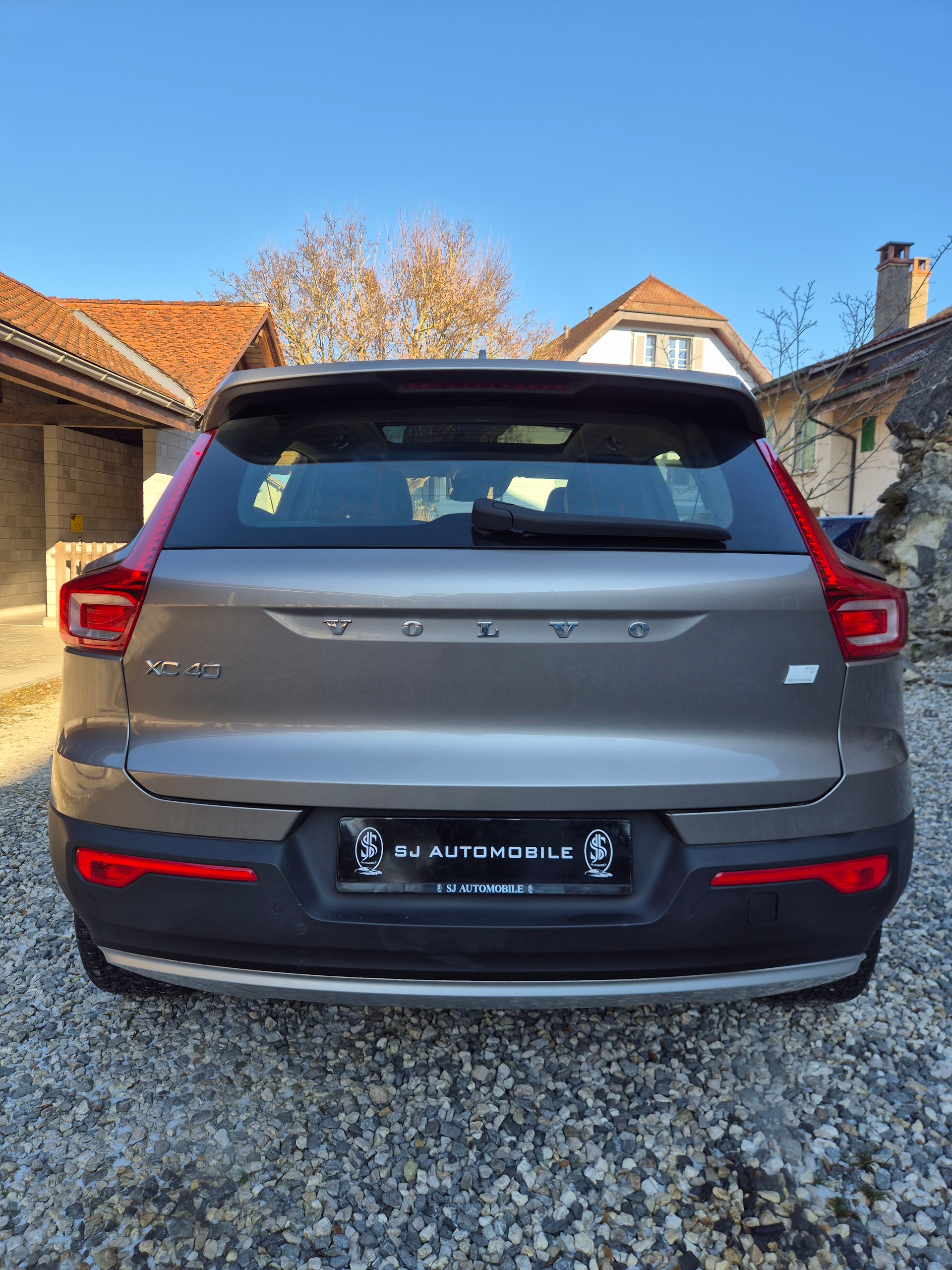 VOLVO XC40 T5 TwE Inscription DCT-image-2