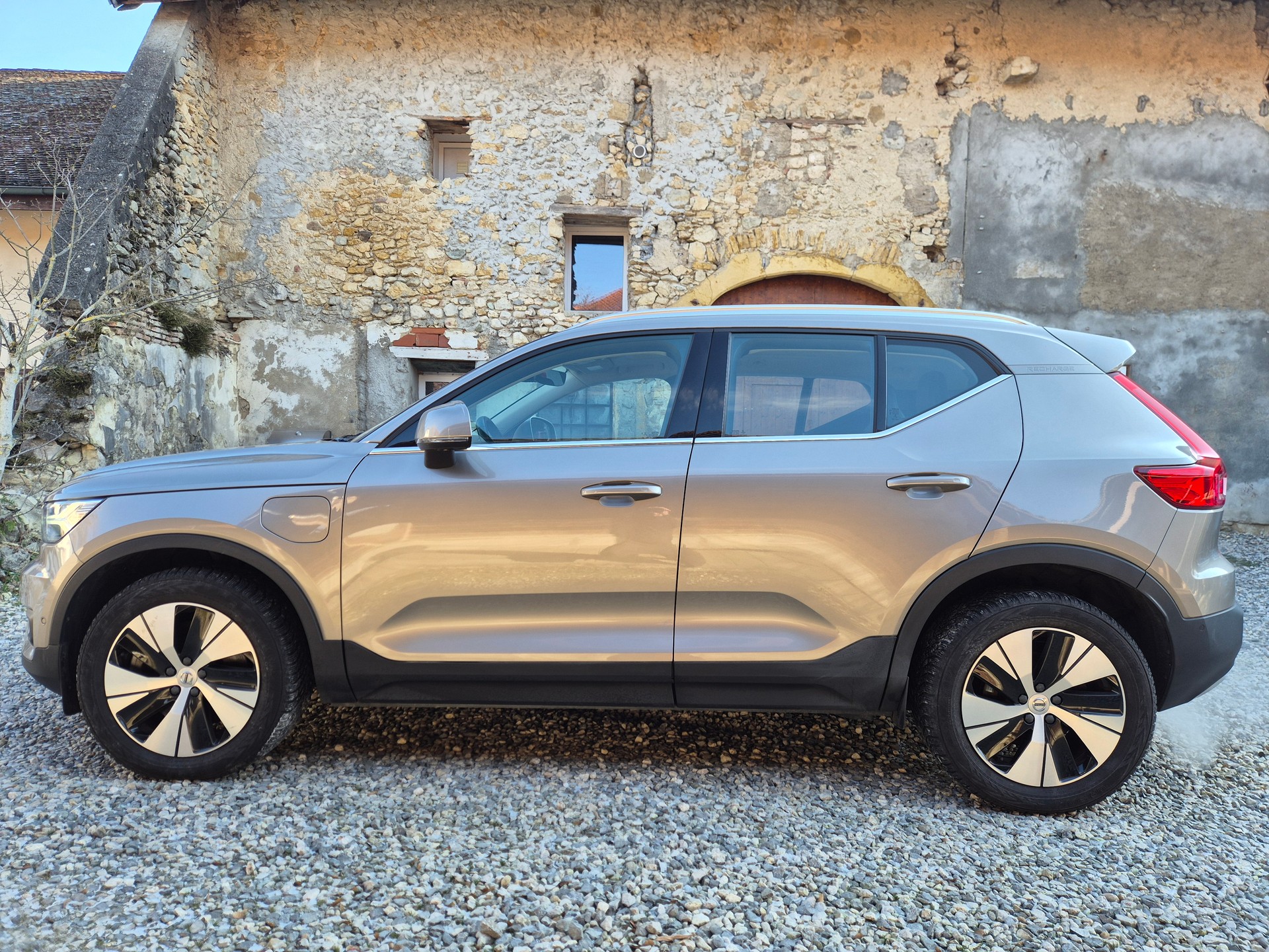 VOLVO XC40 T5 TwE Inscription DCT-image-1