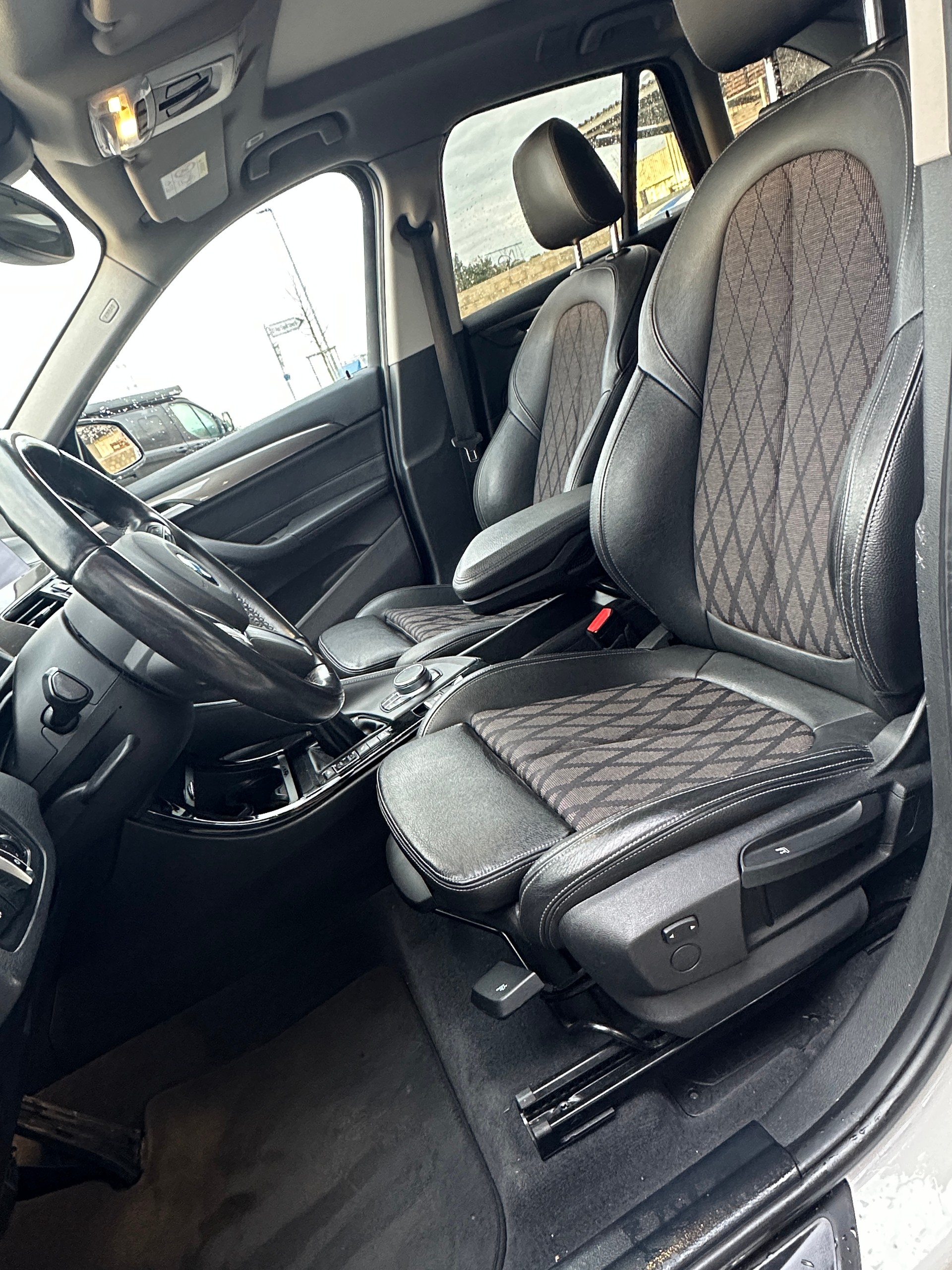 BMW X1 xDrive 20d xLine Steptronic-image-5