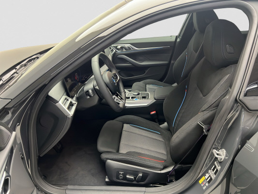 BMW i4 xDrive 40 M Sport Pro-image-8