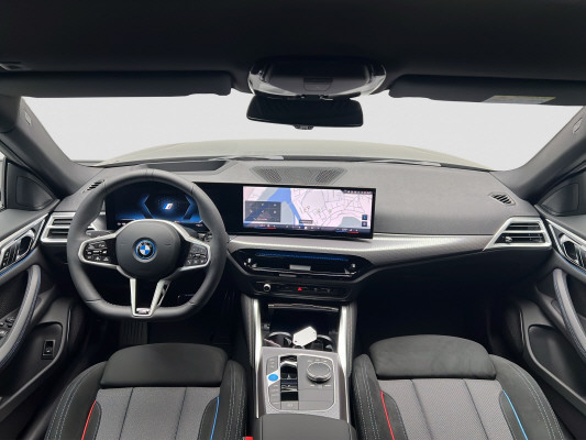 BMW i4 xDrive 40 M Sport Pro-image-10