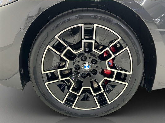 BMW i4 xDrive 40 M Sport Pro-image-7