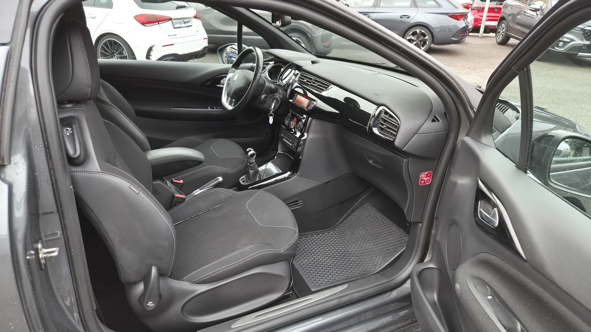 DS AUTOMOBILES DS3 1.2 VTi Eye Tech-image-12