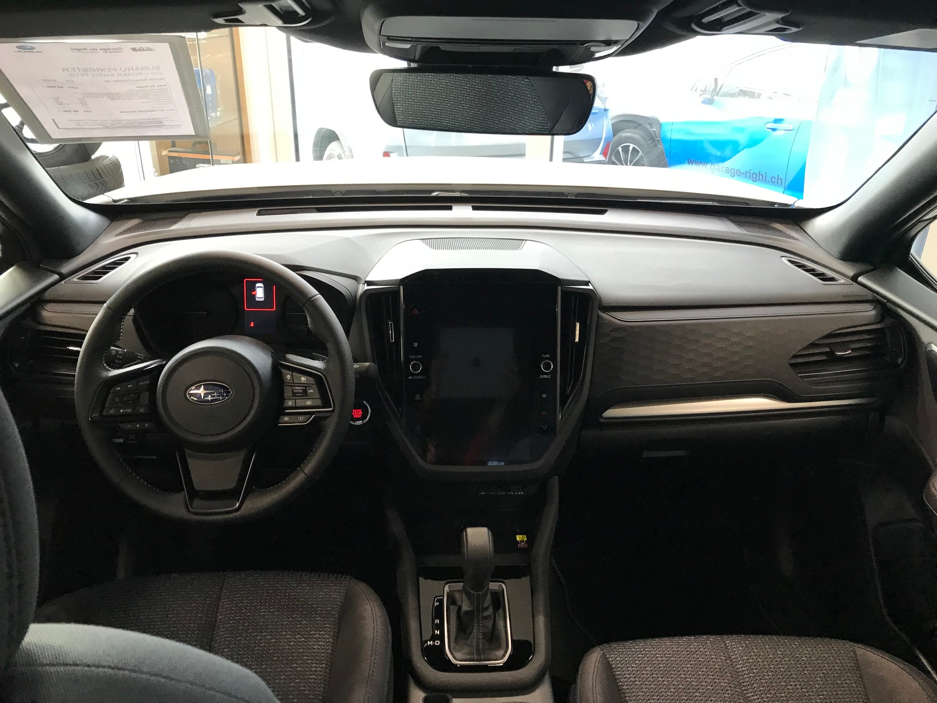 SUBARU Forester 2.0i e-Boxer Swiss Plus Lineartronic-image-3