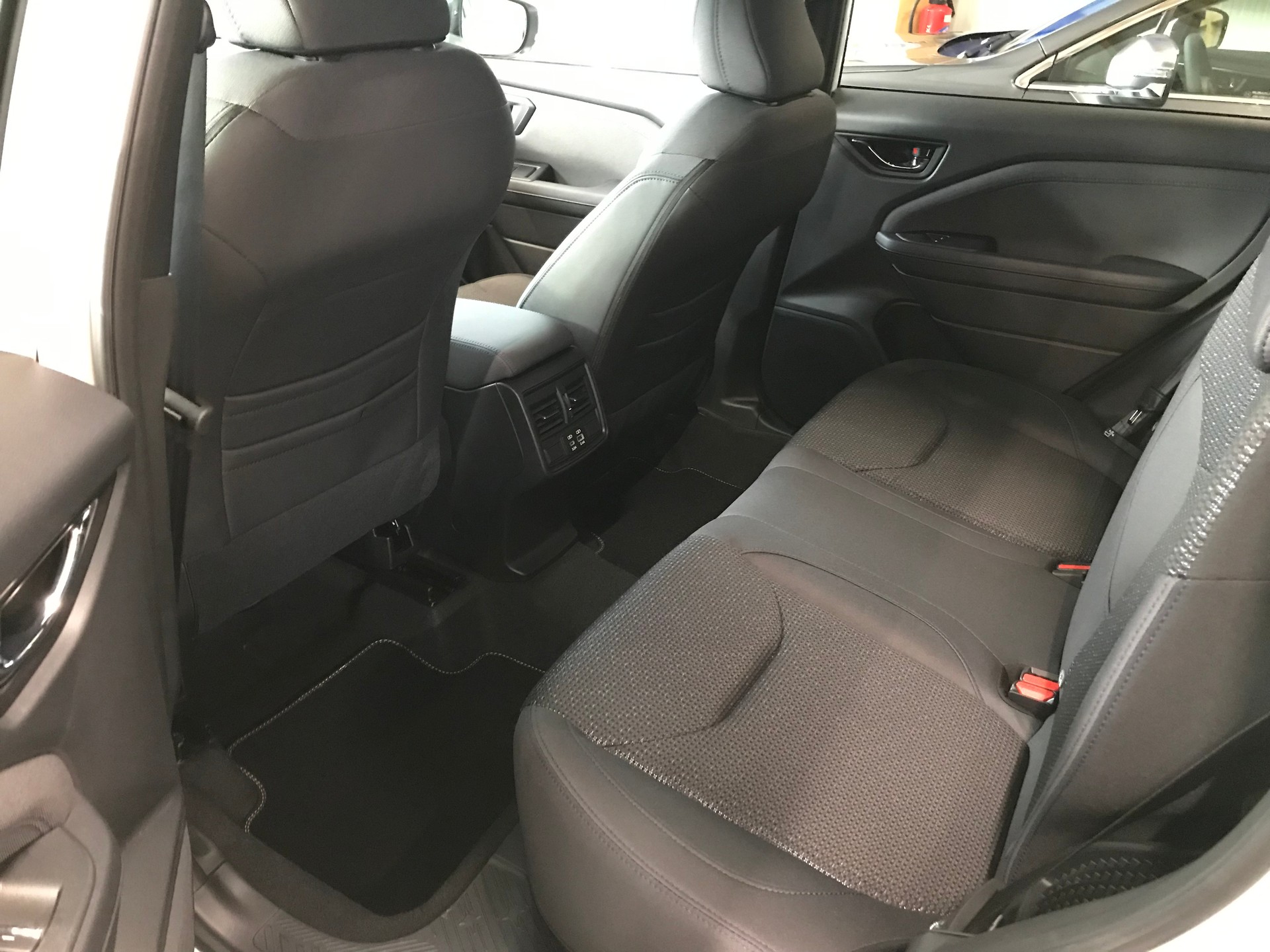 SUBARU Forester 2.0i e-Boxer Swiss Plus Lineartronic-image-2