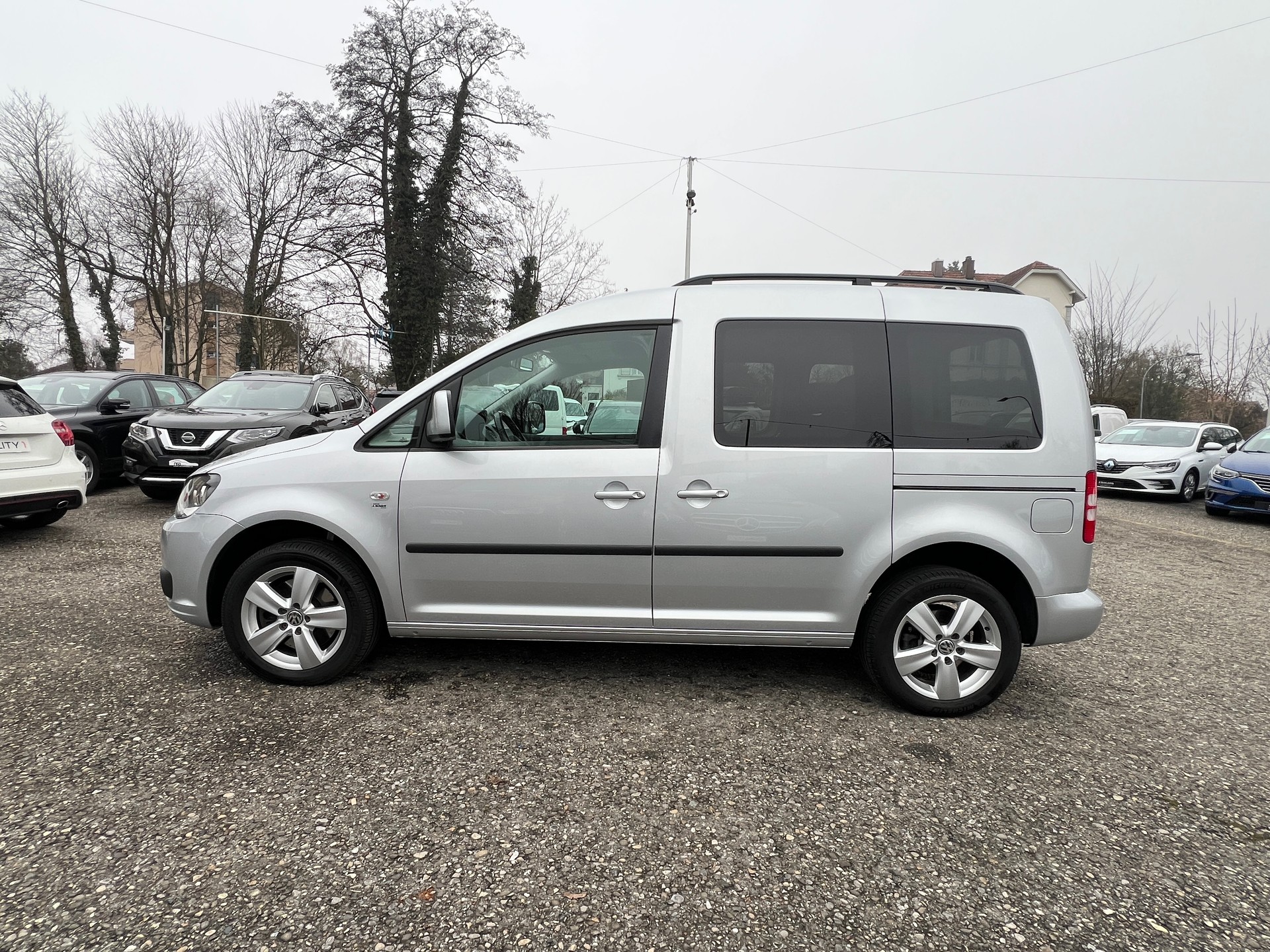 VW Caddy 2.0 TDI CR Comfortline DSG-image-3