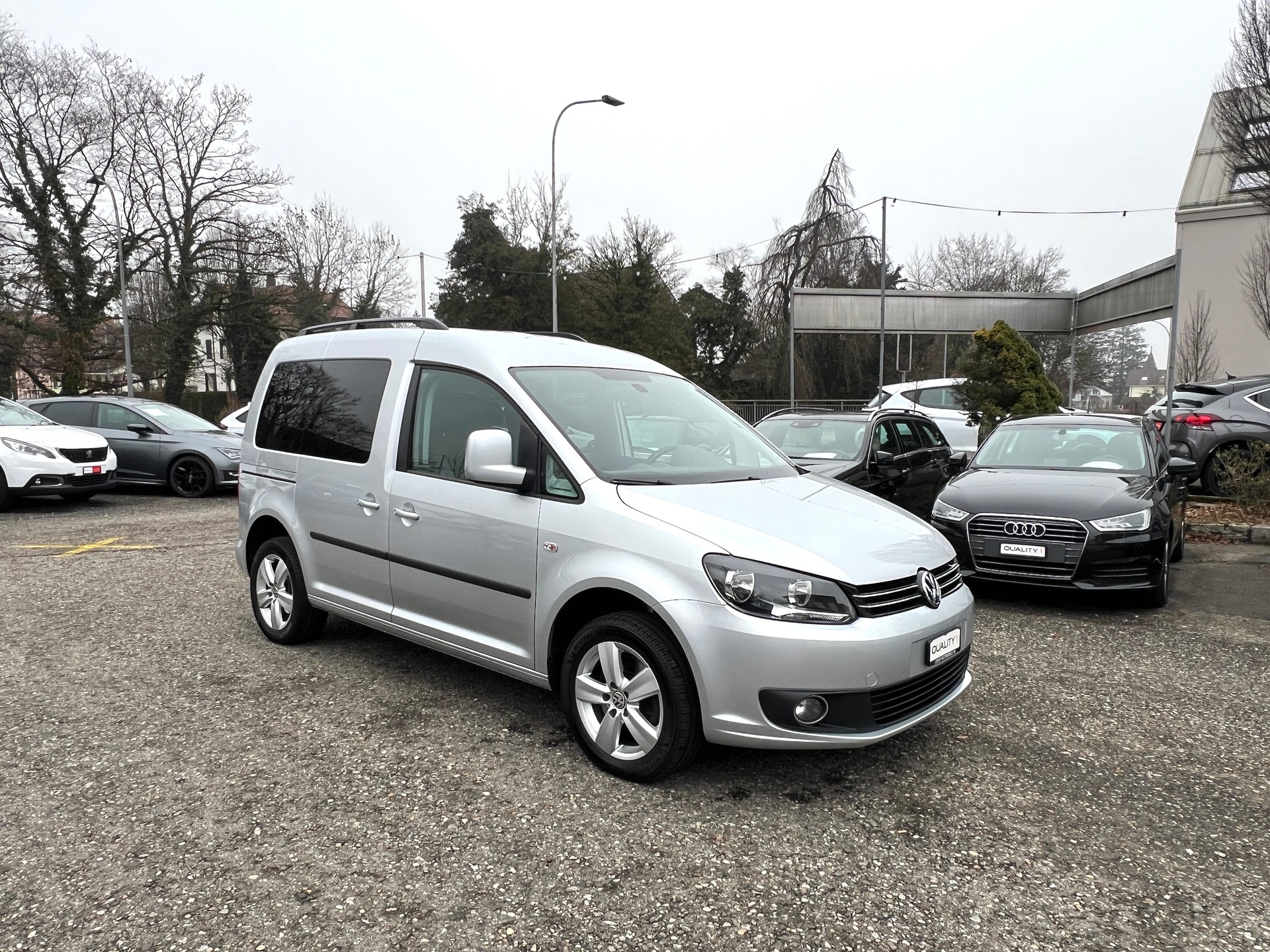 VW Caddy 2.0 TDI CR Comfortline DSG-image-2
