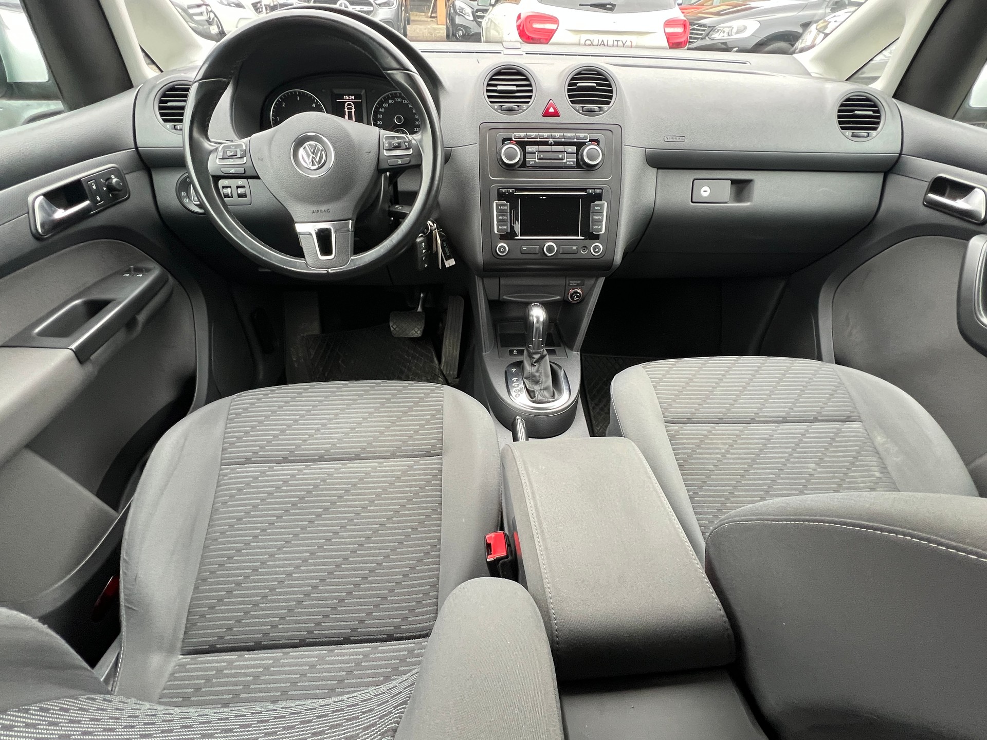 VW Caddy 2.0 TDI CR Comfortline DSG-image-14