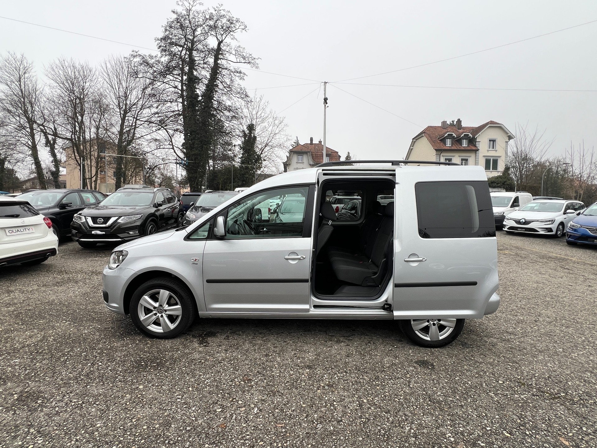 VW Caddy 2.0 TDI CR Comfortline DSG-image-9