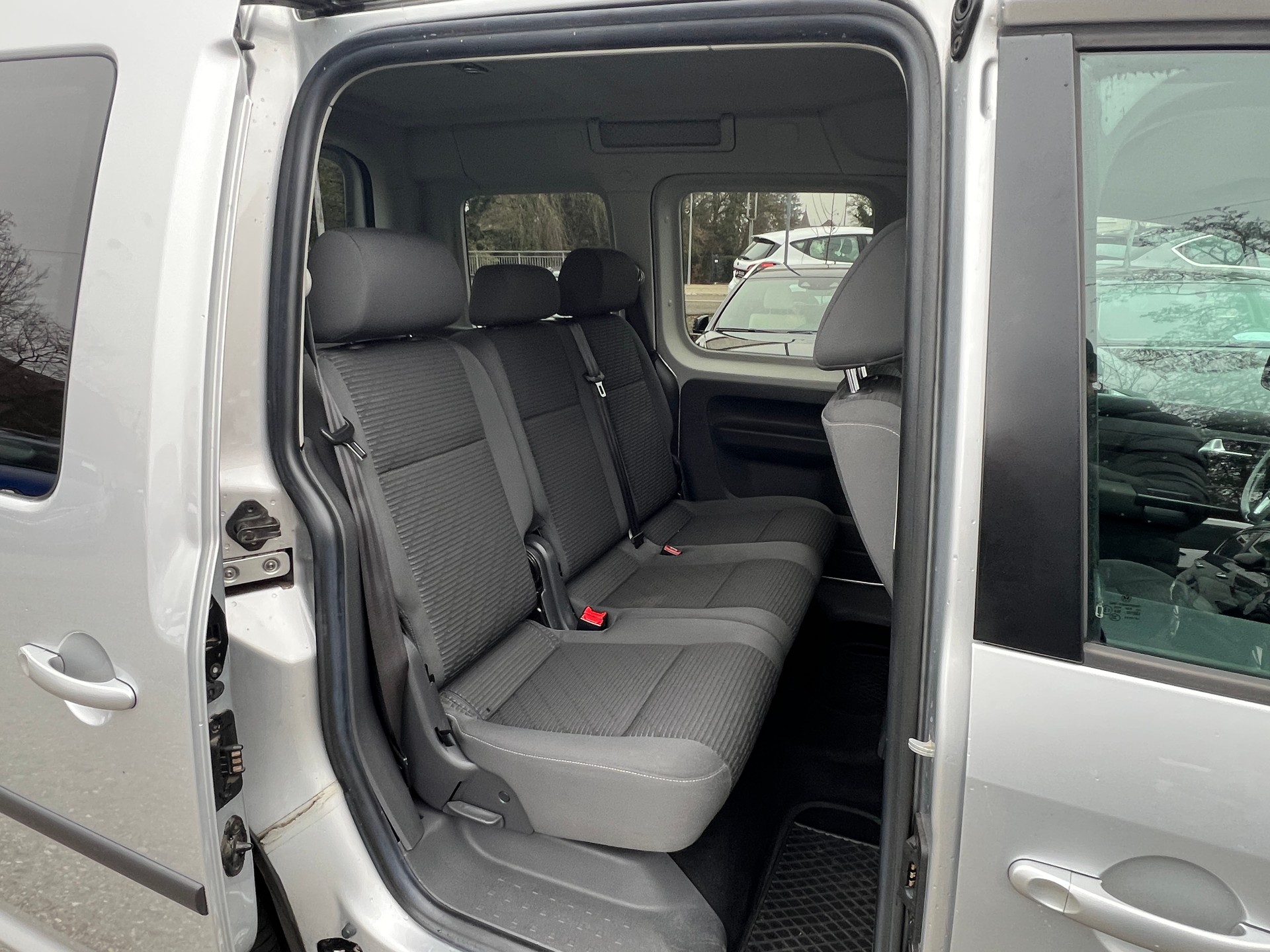 VW Caddy 2.0 TDI CR Comfortline DSG-image-28