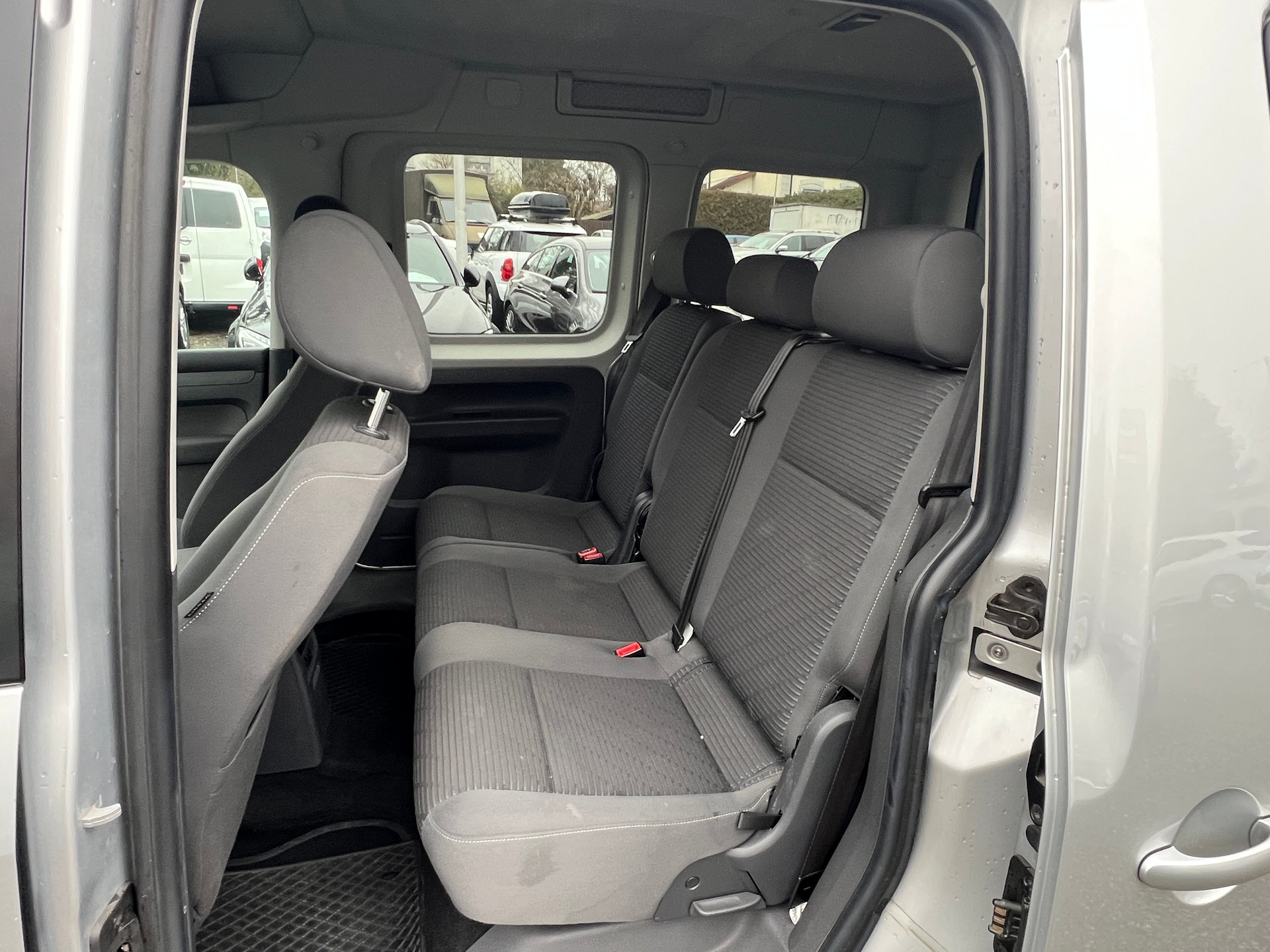 VW Caddy 2.0 TDI CR Comfortline DSG-image-25