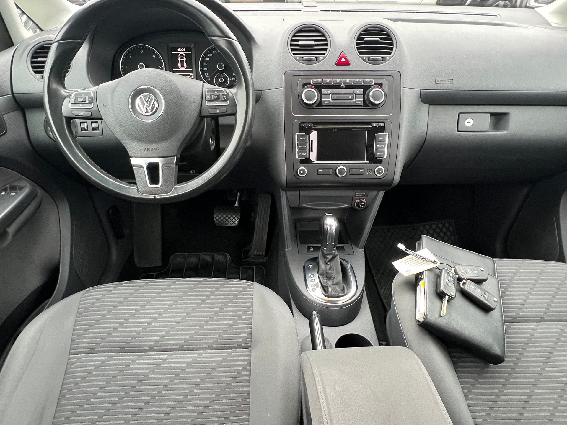 VW Caddy 2.0 TDI CR Comfortline DSG-image-30