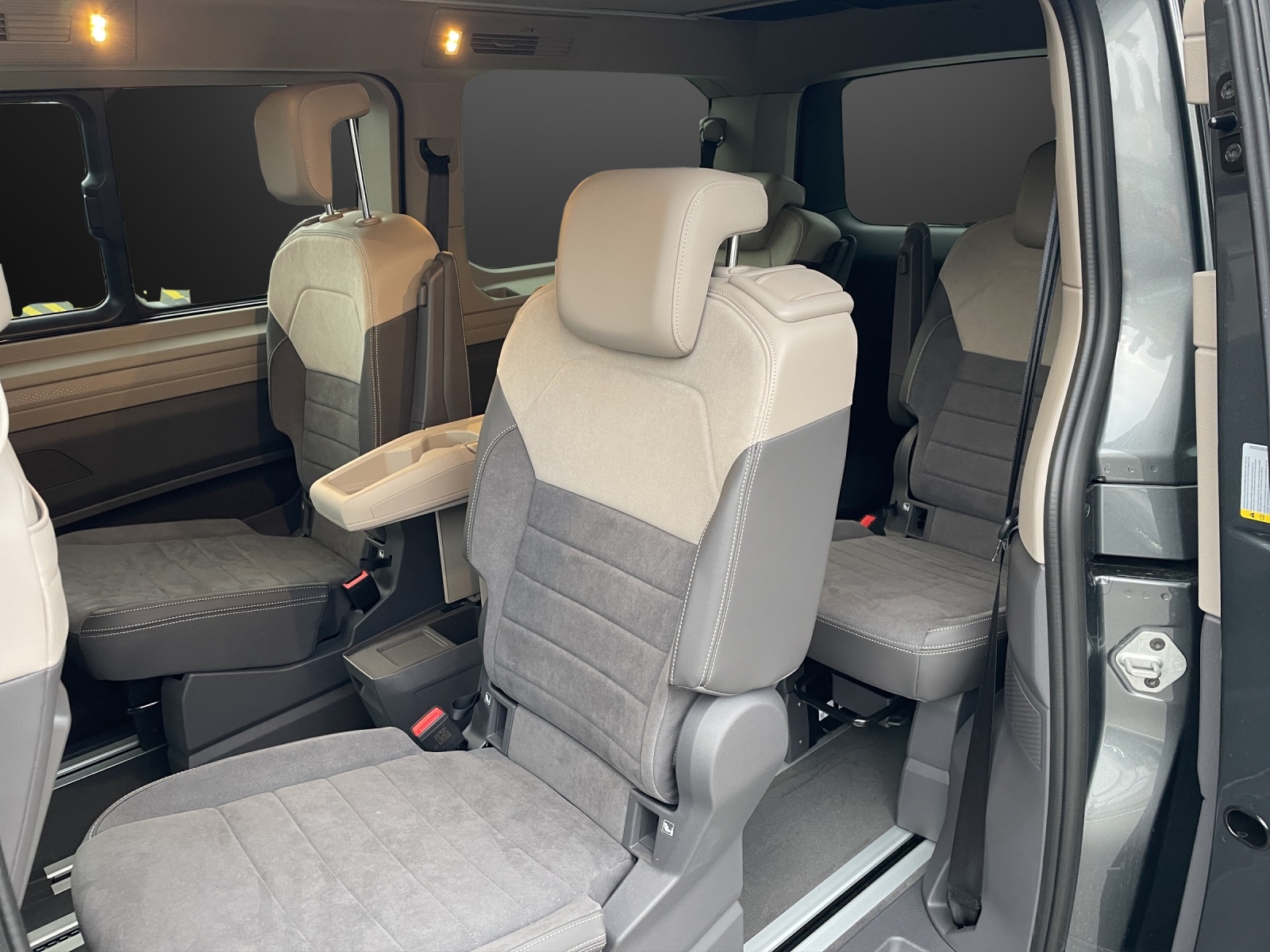 VW California 2.0 TDI Beach DSG-image-8