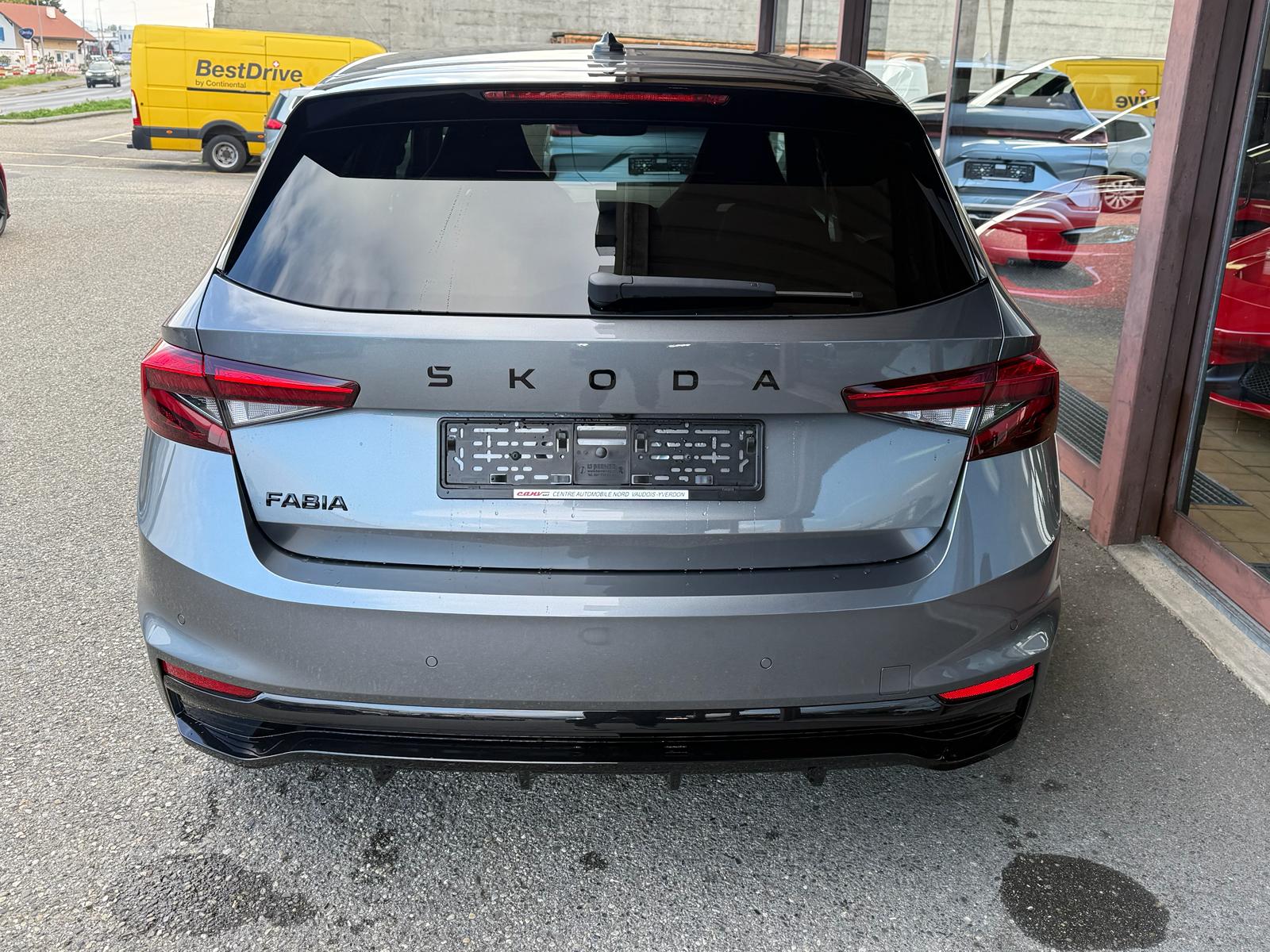 SKODA Fabia 1.0 TSI Monte Carlo DSG-image-4