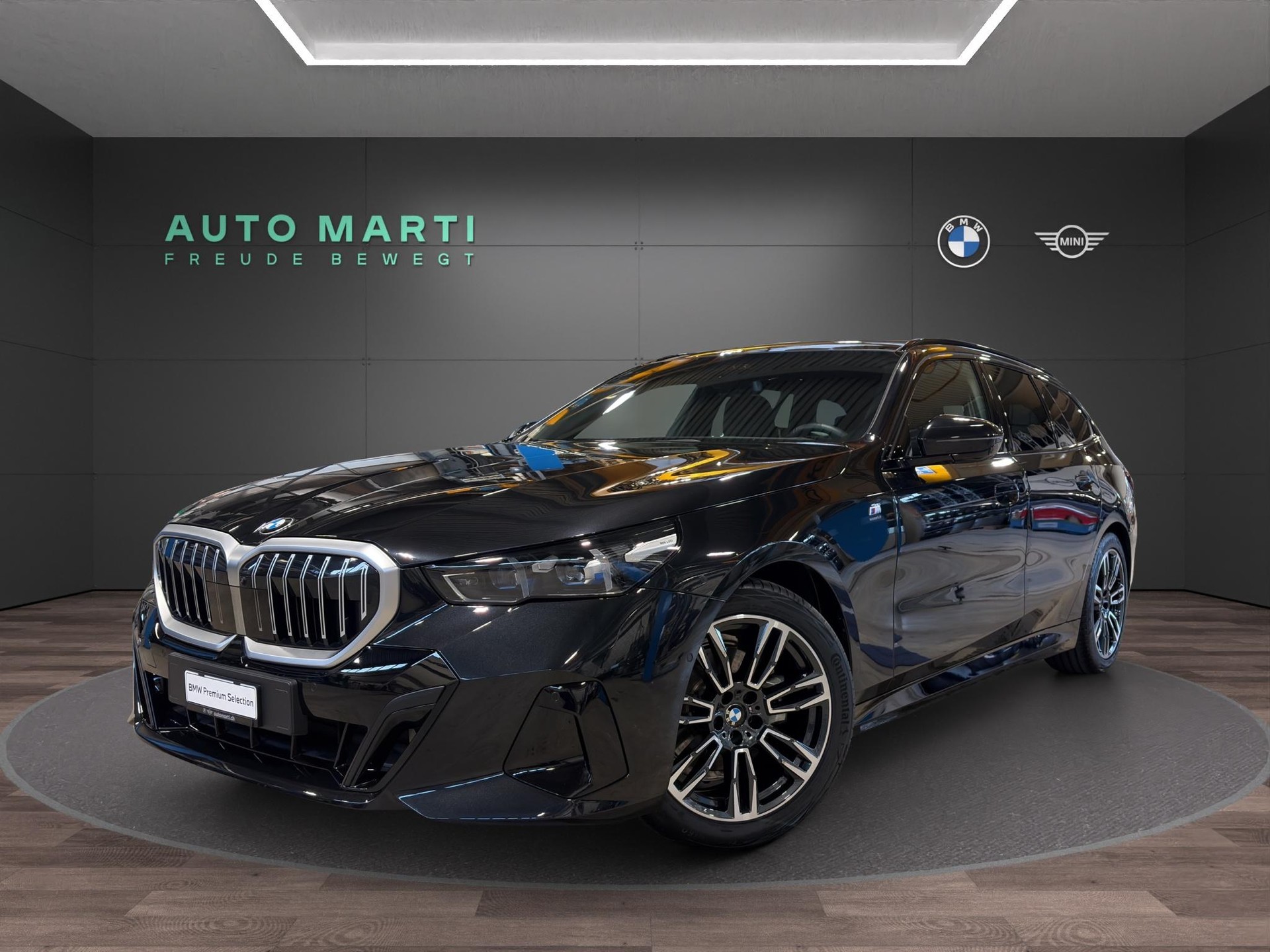 BMW 520d xDrive Touring M Sport-image-0