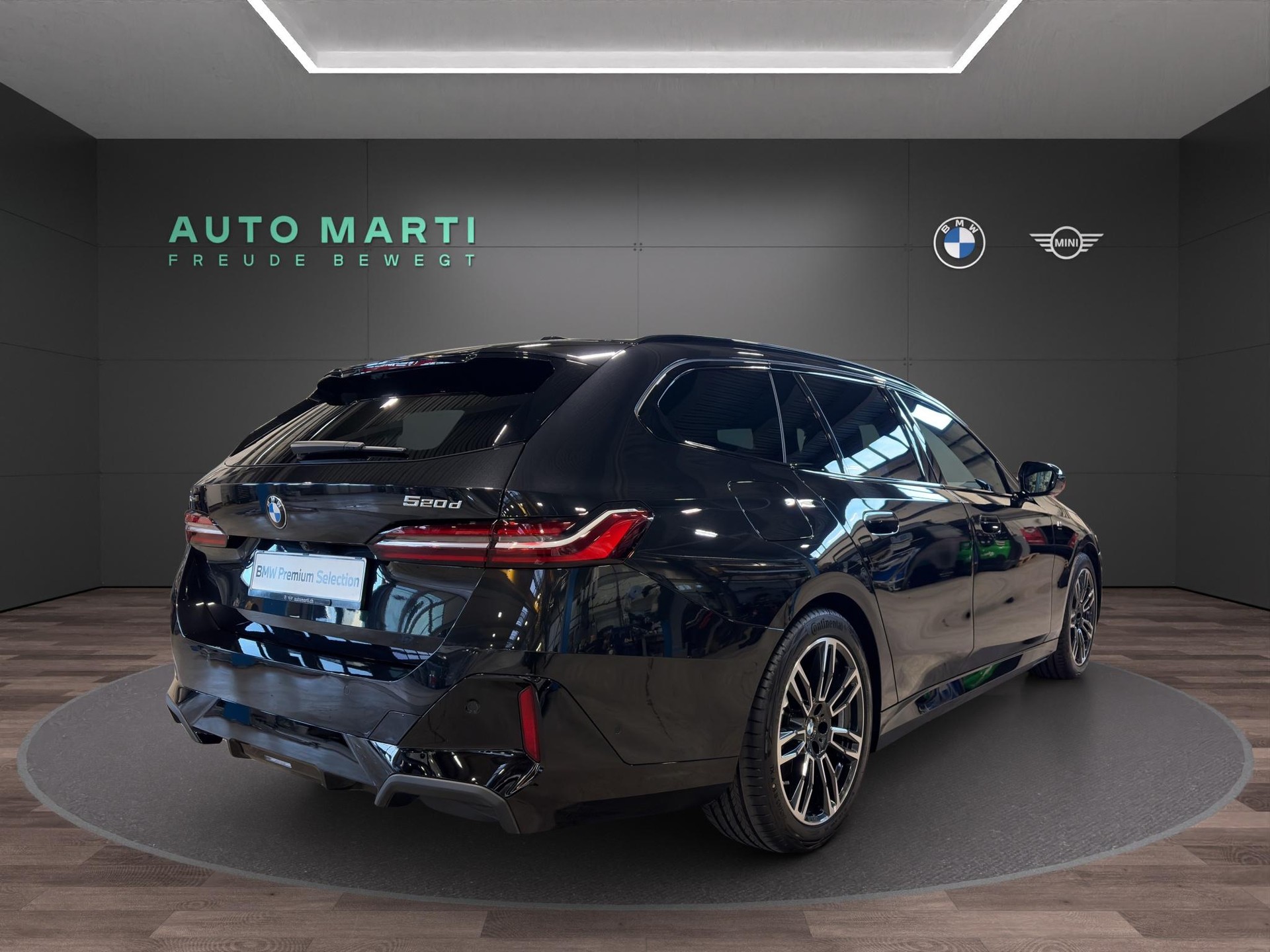 BMW 520d xDrive Touring M Sport-image-3