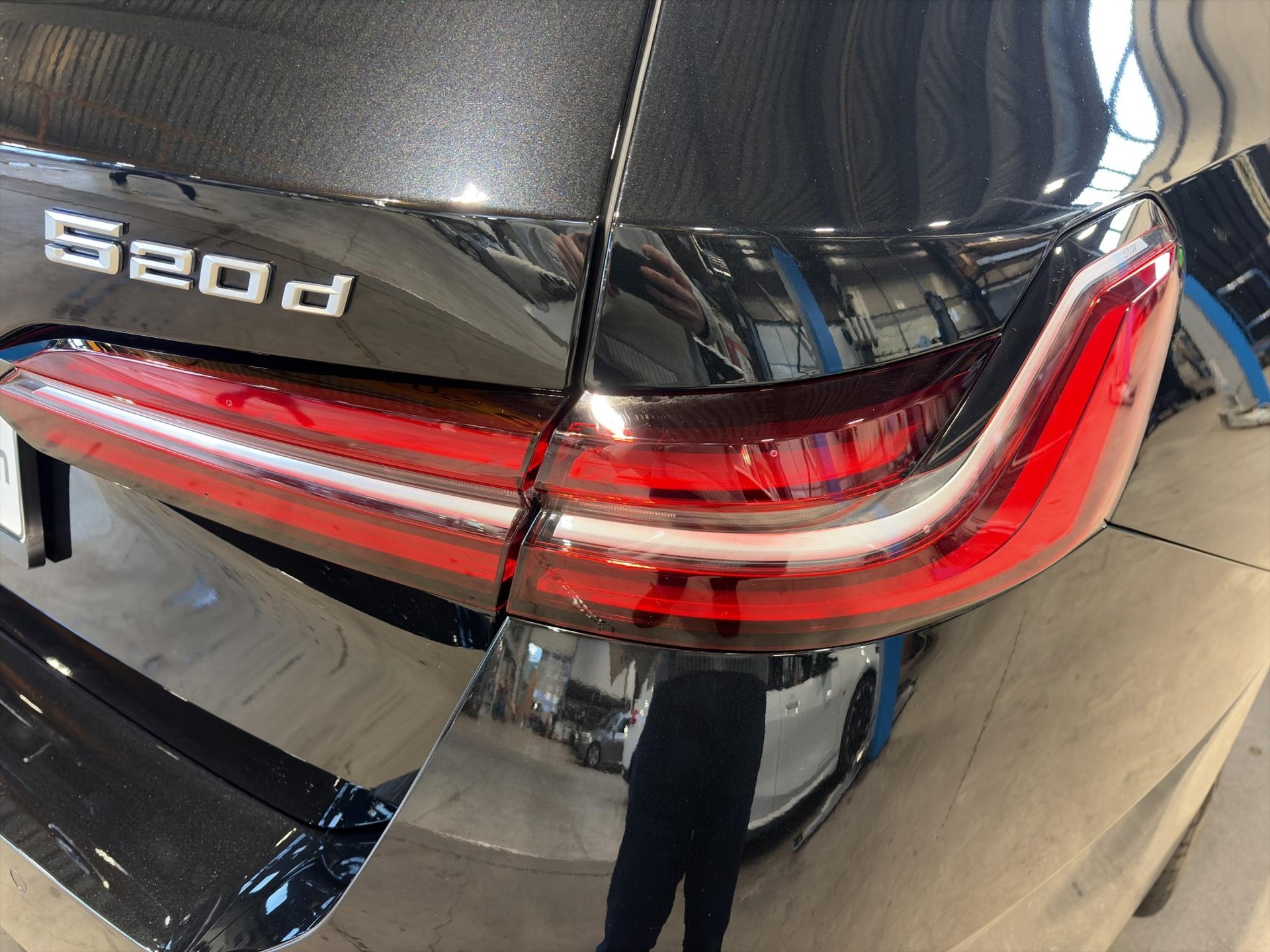 BMW 520d xDrive Touring M Sport-image-6
