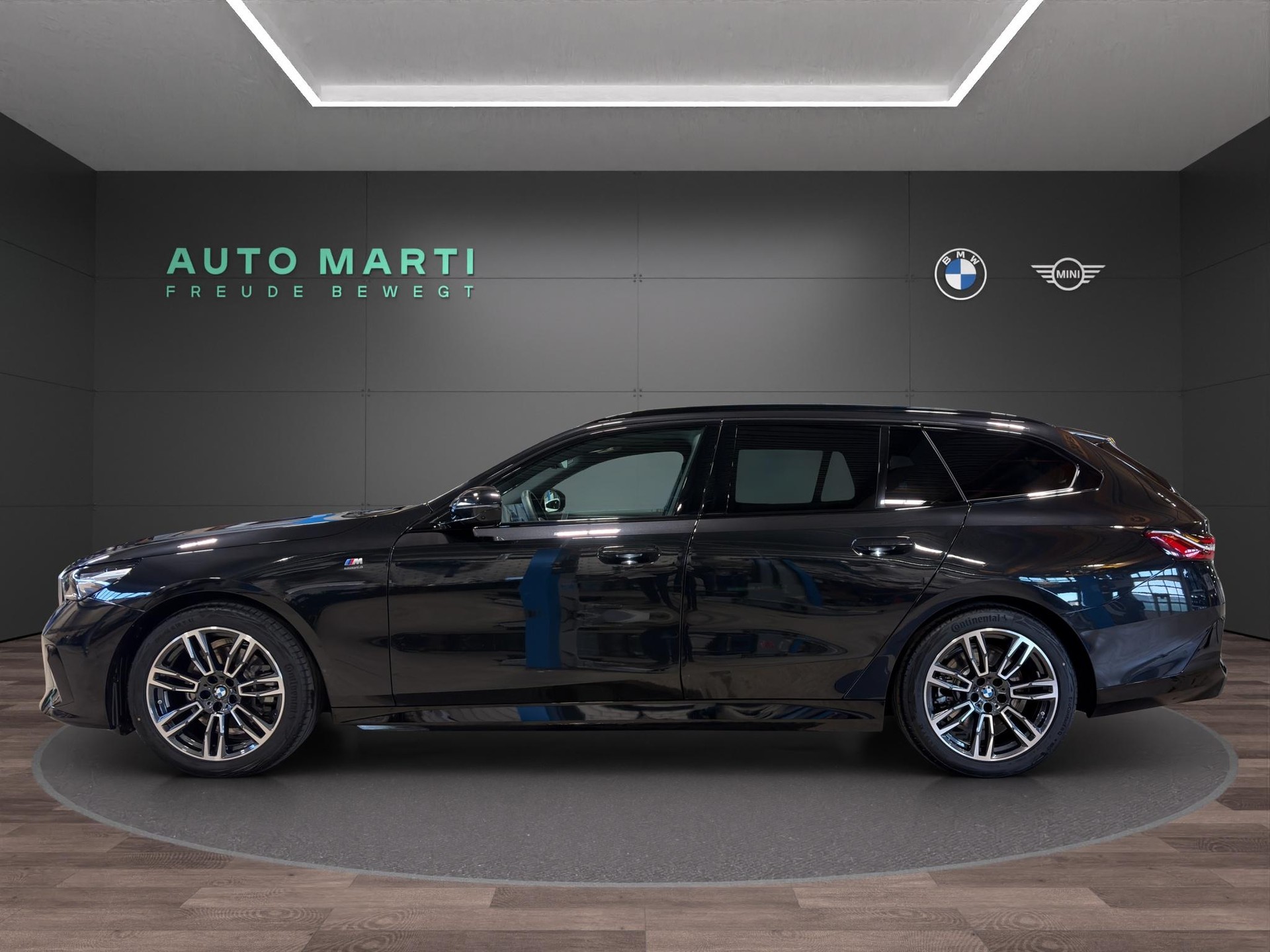 BMW 520d xDrive Touring M Sport-image-1
