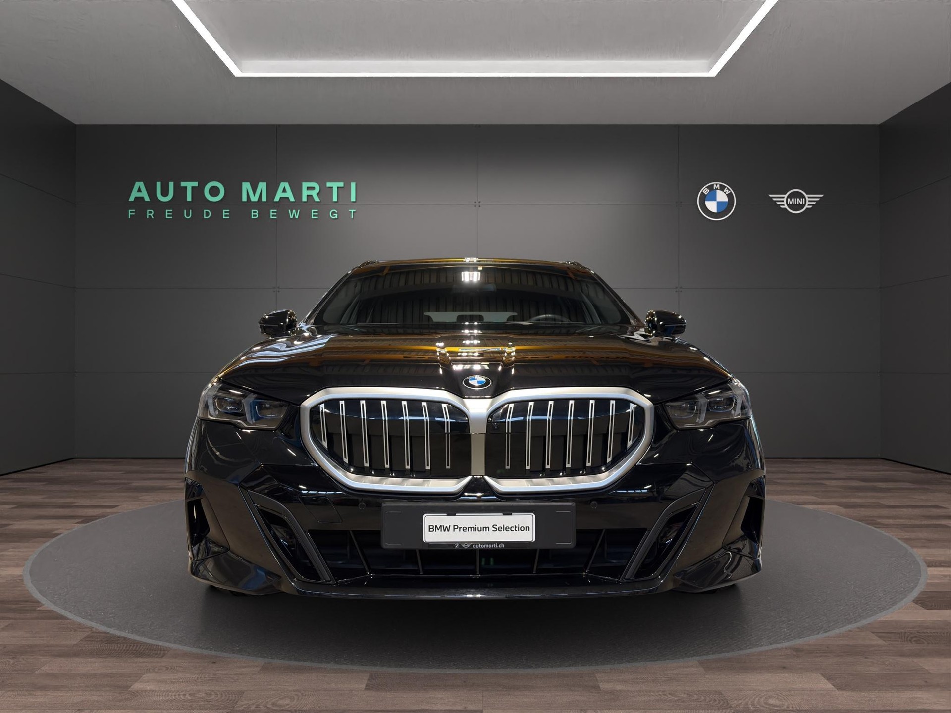 BMW 520d xDrive Touring M Sport-image-4