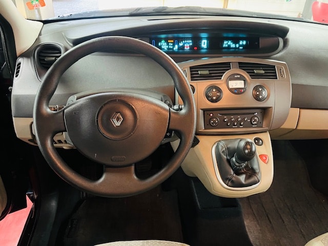 RENAULT Grand Scénic 1.5 dCi Expression-image-10