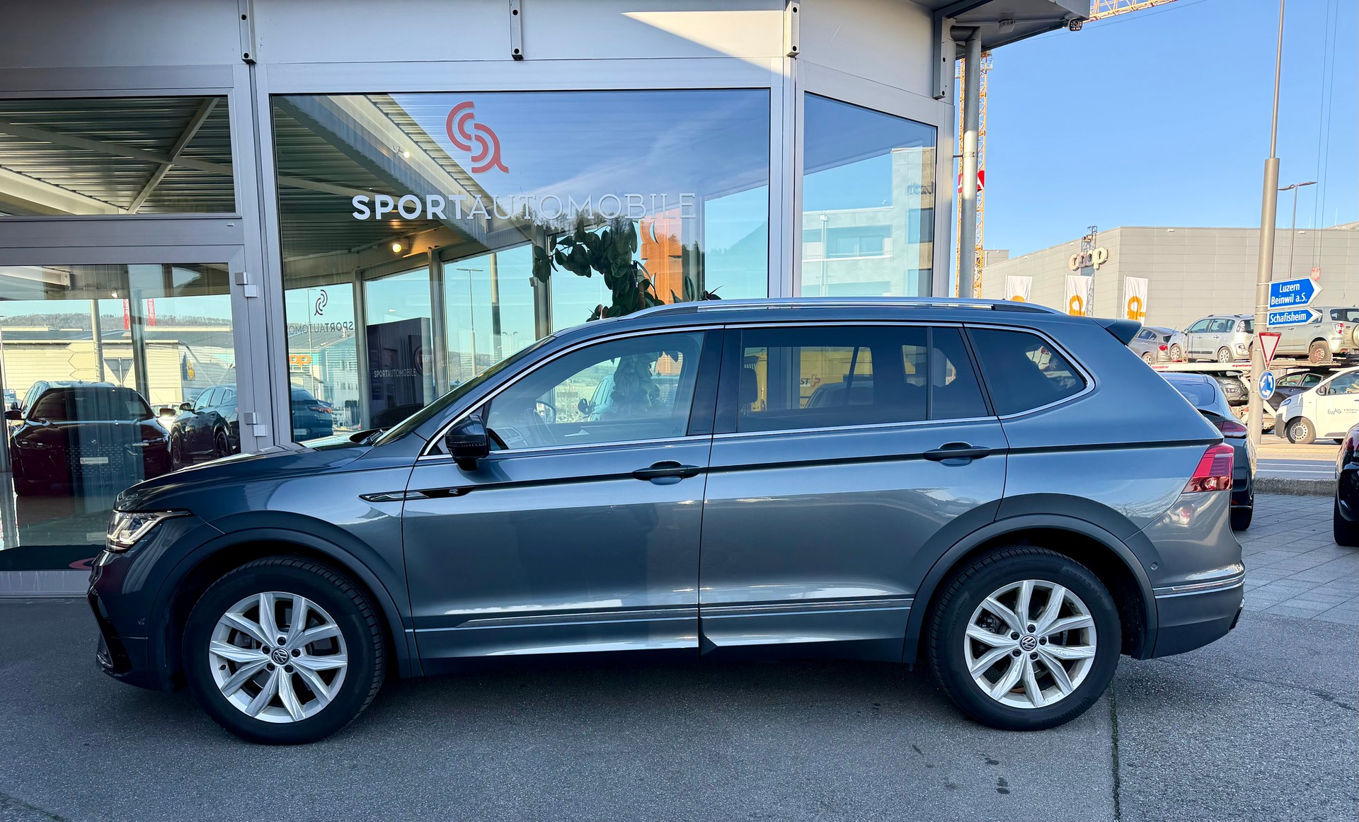 VW Tiguan Allspace 2.0 TDI SCR R-Line 4Motion DSG-image-3