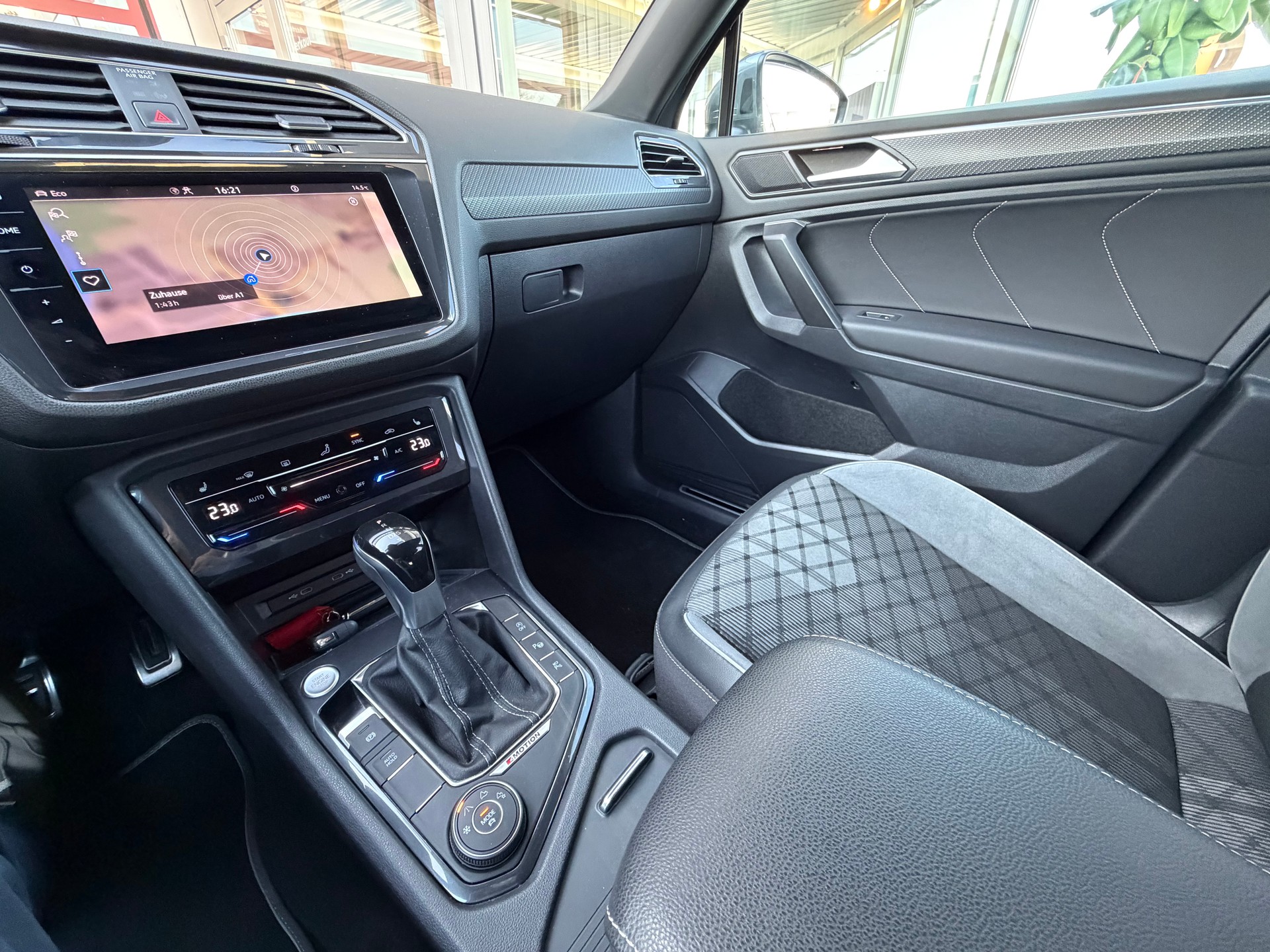 VW Tiguan Allspace 2.0 TDI SCR R-Line 4Motion DSG-image-20