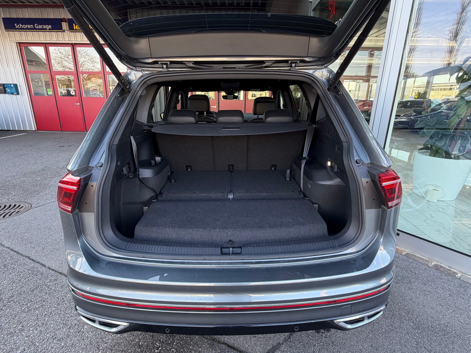 VW Tiguan Allspace 2.0 TDI SCR R-Line 4Motion DSG-image-9
