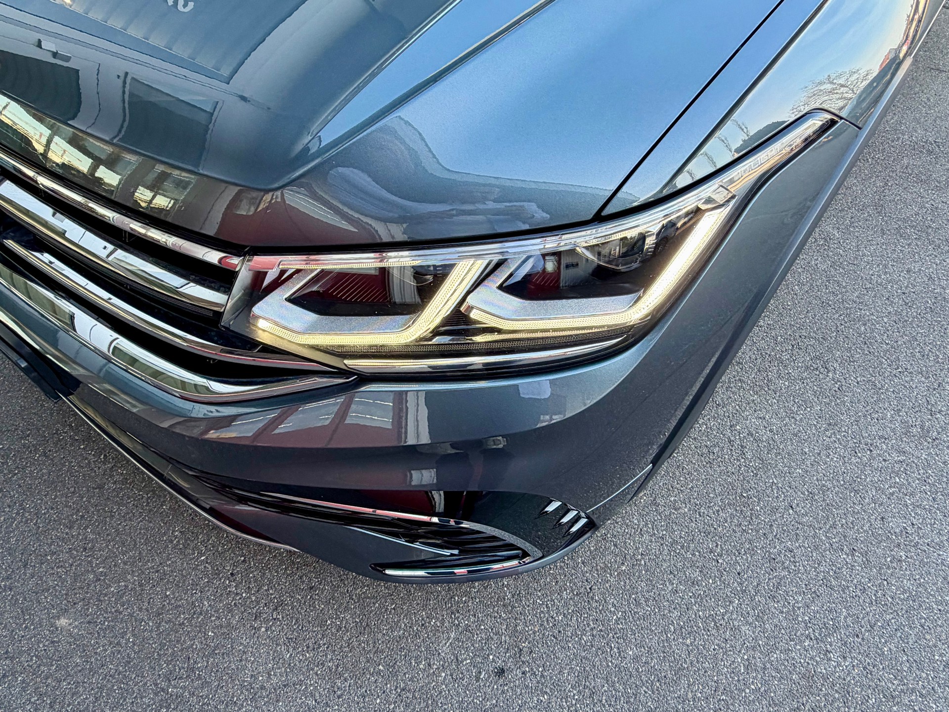 VW Tiguan Allspace 2.0 TDI SCR R-Line 4Motion DSG-image-5