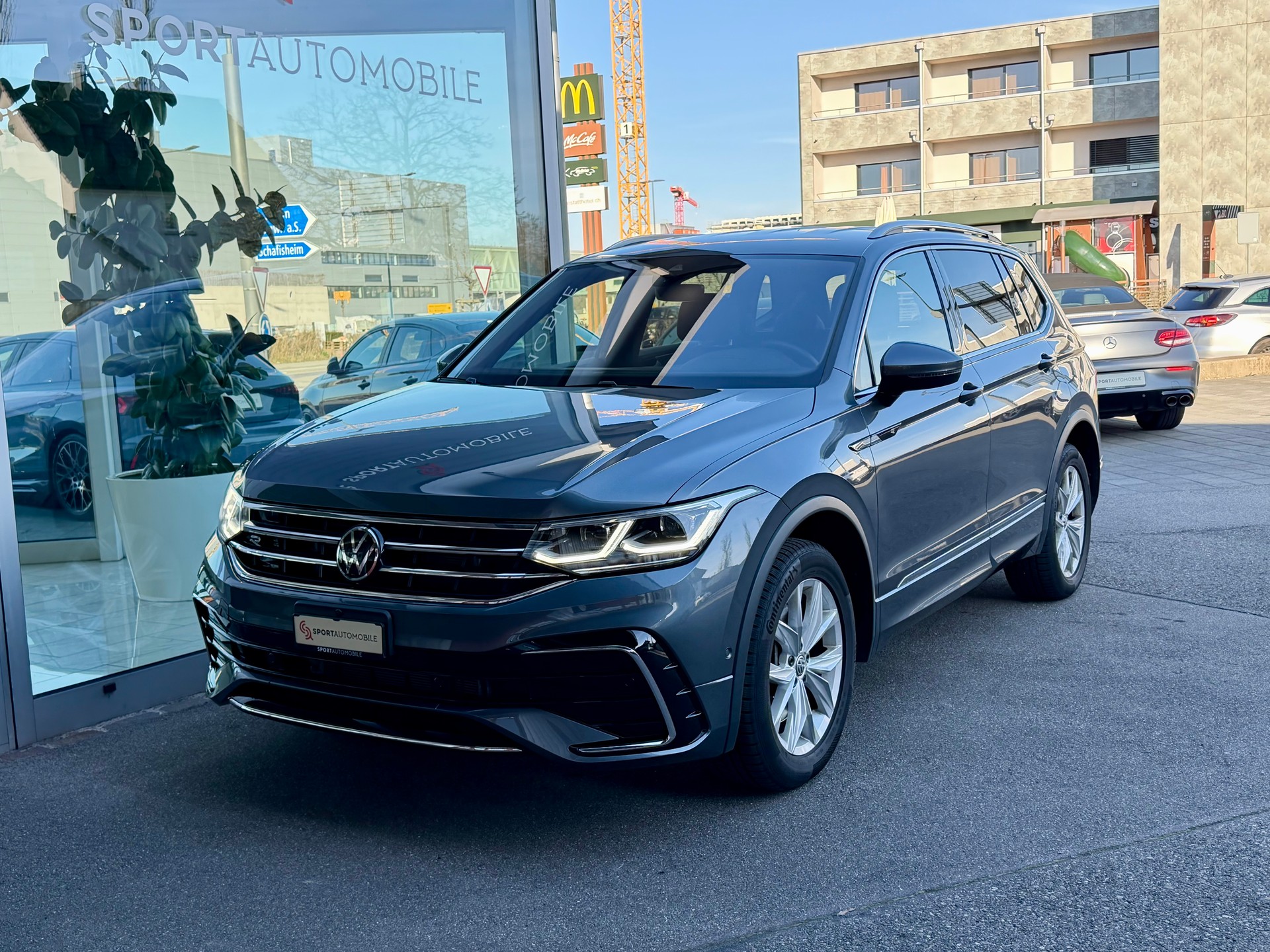 VW Tiguan Allspace 2.0 TDI SCR R-Line 4Motion DSG-image-1