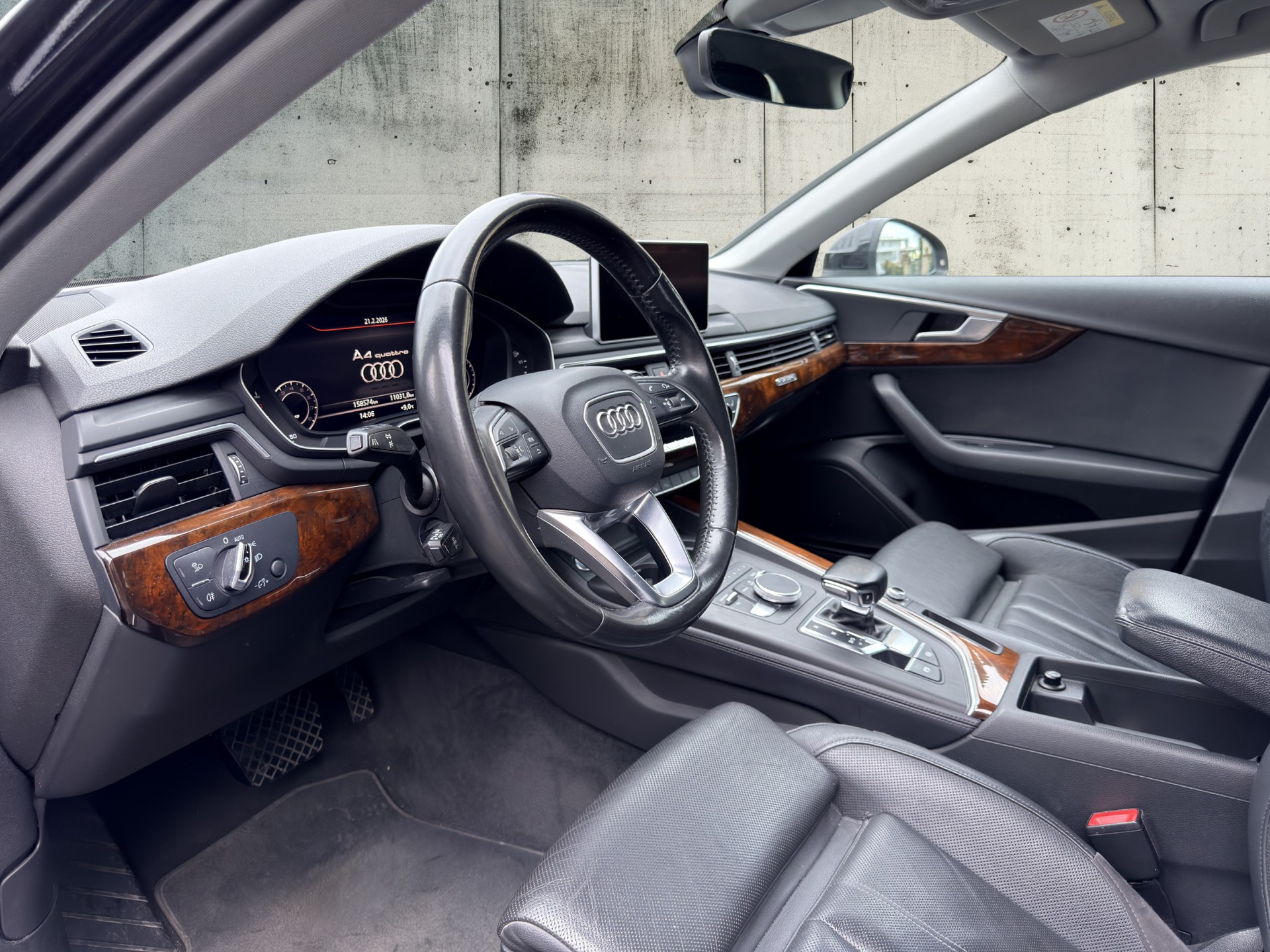 AUDI A4 Avant 2.0 TFSI quattro S-tronic-image-5