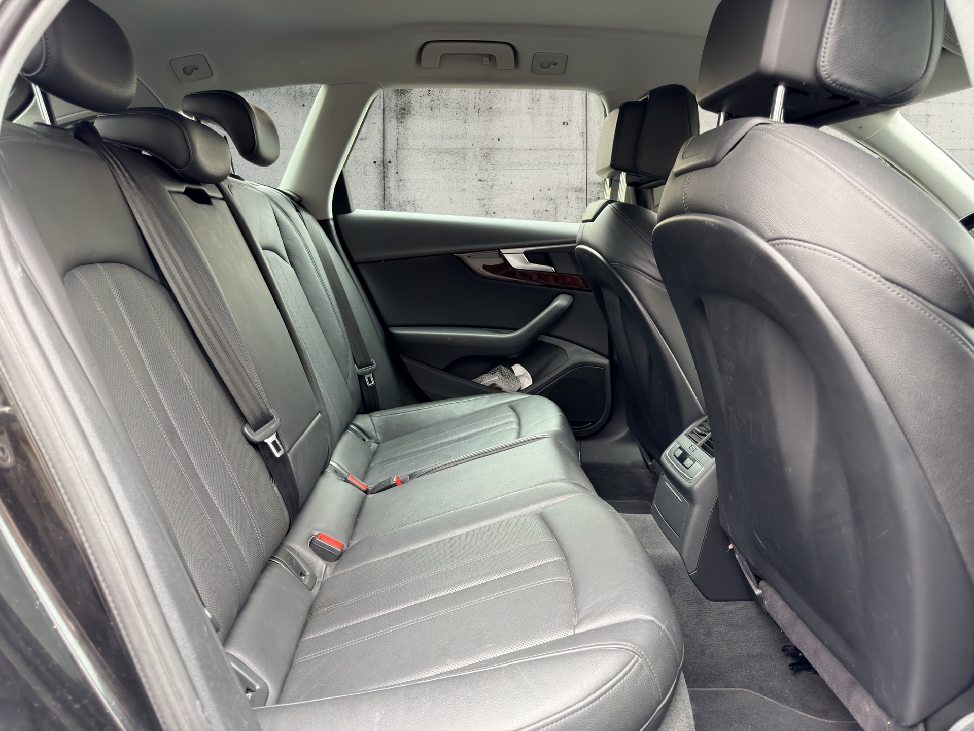 AUDI A4 Avant 2.0 TFSI quattro S-tronic-image-10