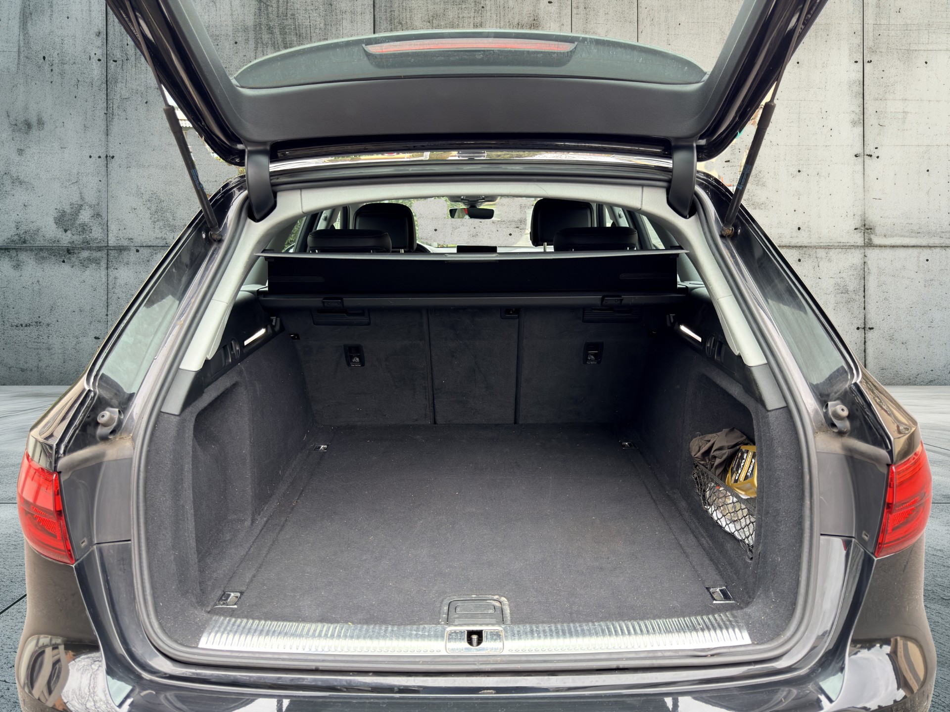 AUDI A4 Avant 2.0 TFSI quattro S-tronic-image-11