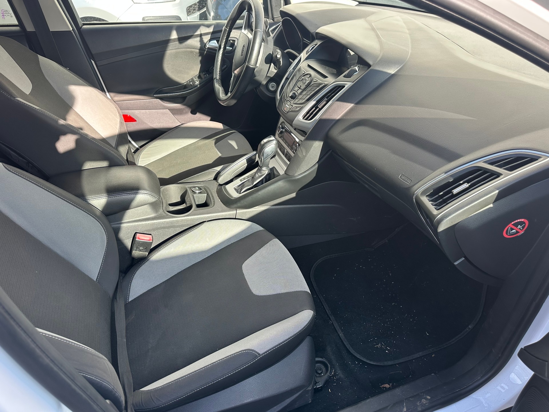 FORD Focus 2.0 TDCi Trend PowerShift-image-8