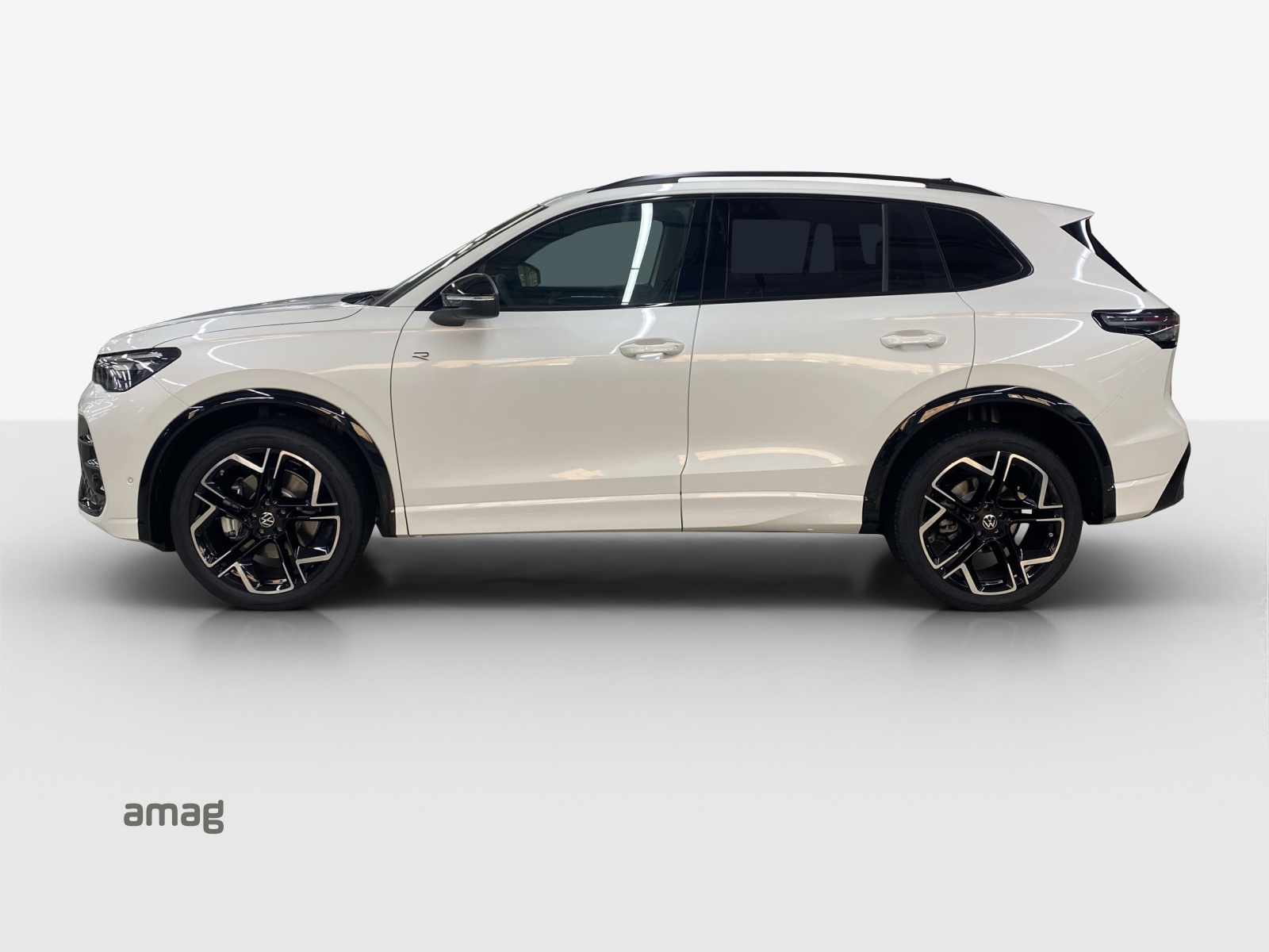 VW Tiguan 2.0 TSI DSG R-Line 4Motion-image-1