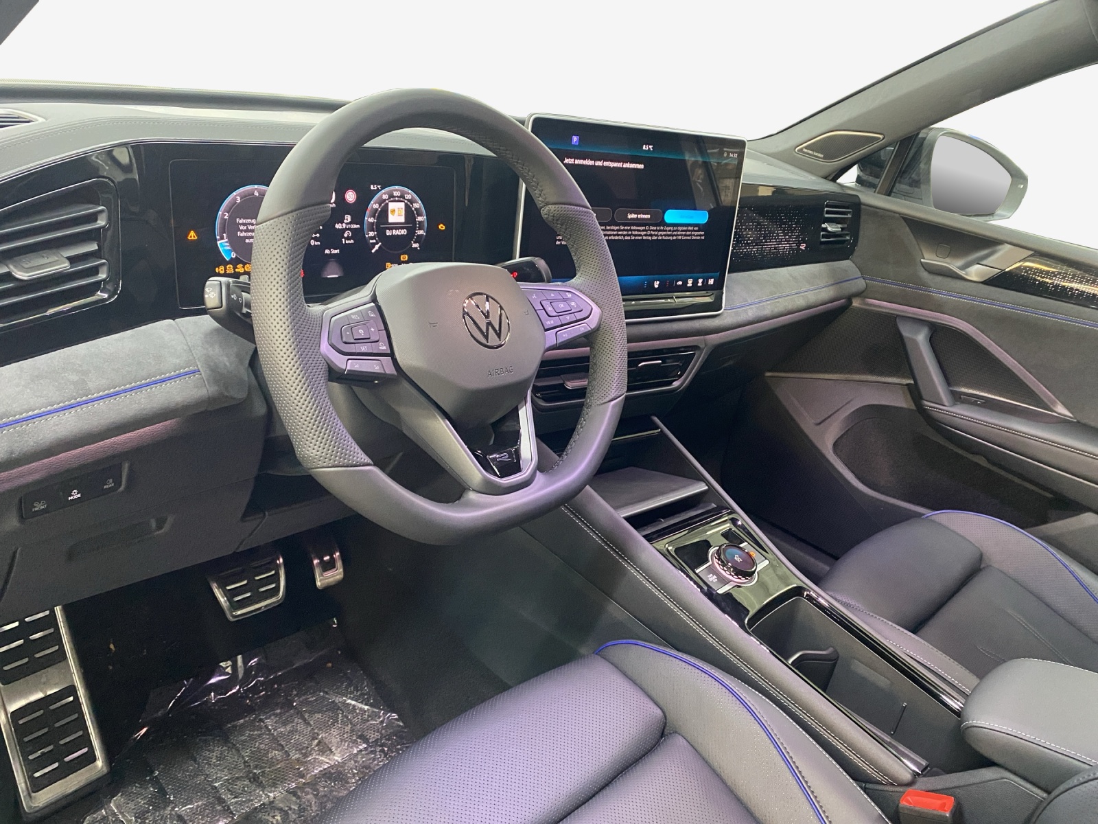 VW Tiguan 2.0 TSI DSG R-Line 4Motion-image-14