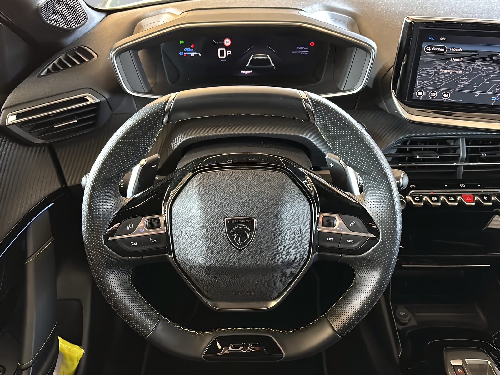 PEUGEOT 208 1.2 Hybrid 145 GT-image-13