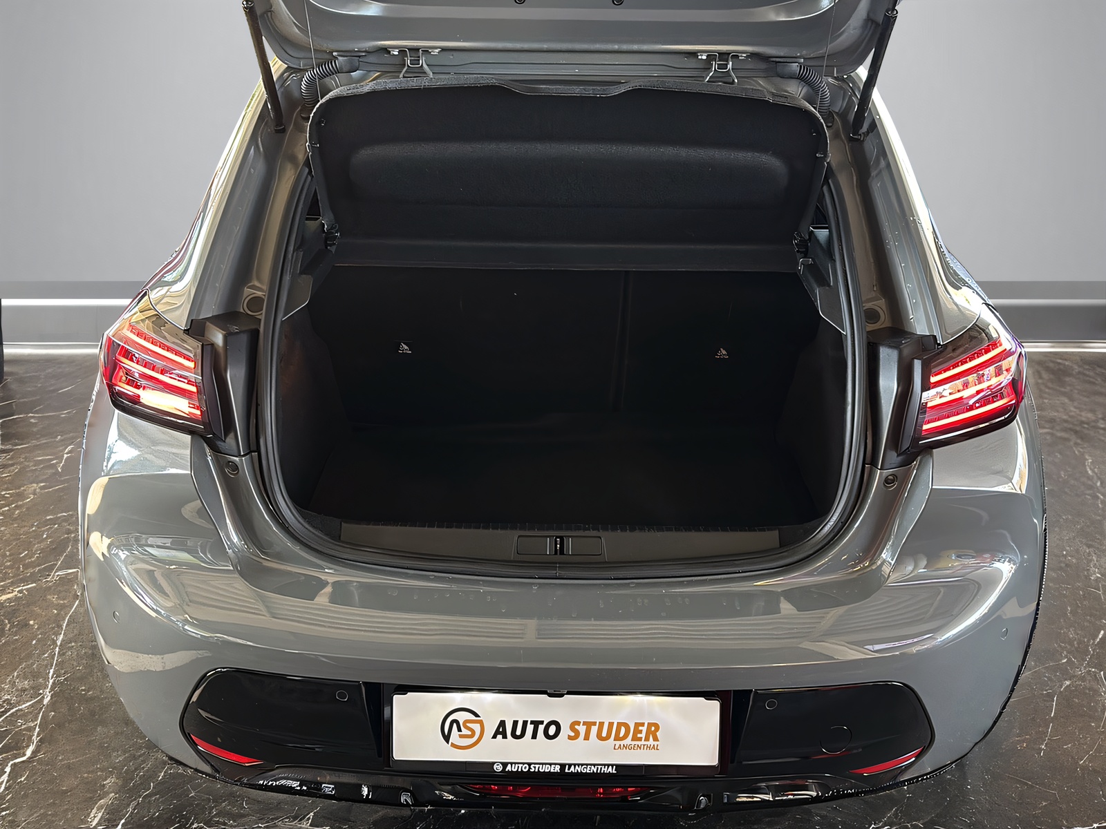 PEUGEOT 208 1.2 Hybrid 145 GT-image-6