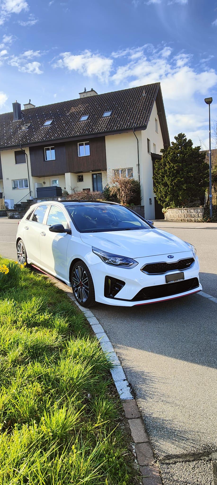 KIA Ceed 1.6 T-GDi GT (Limousine) KIA KIA Ceed 1.6 T-GDi GT (Limousine)