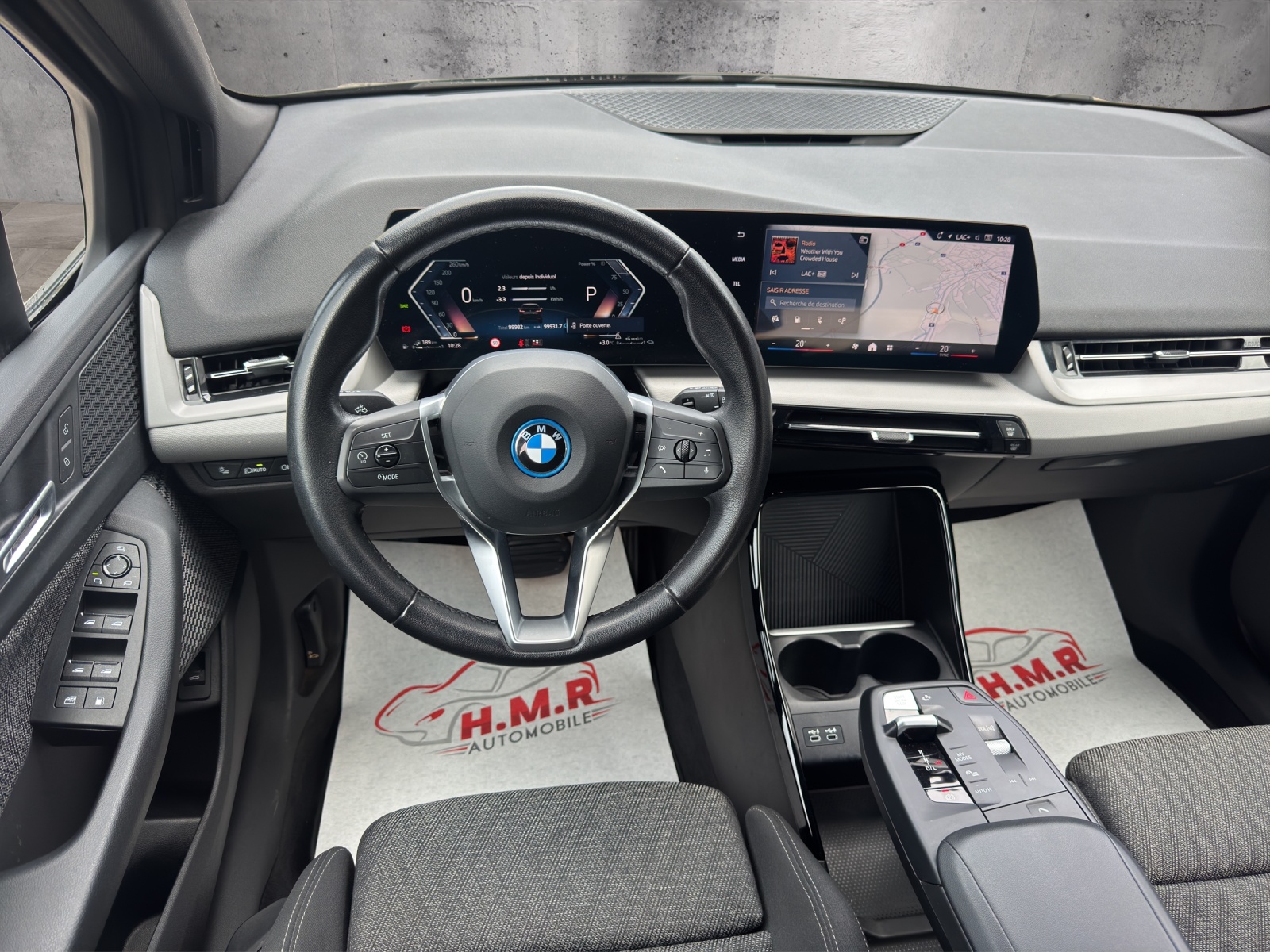 BMW 230e xDrive Active Tourer-image-11