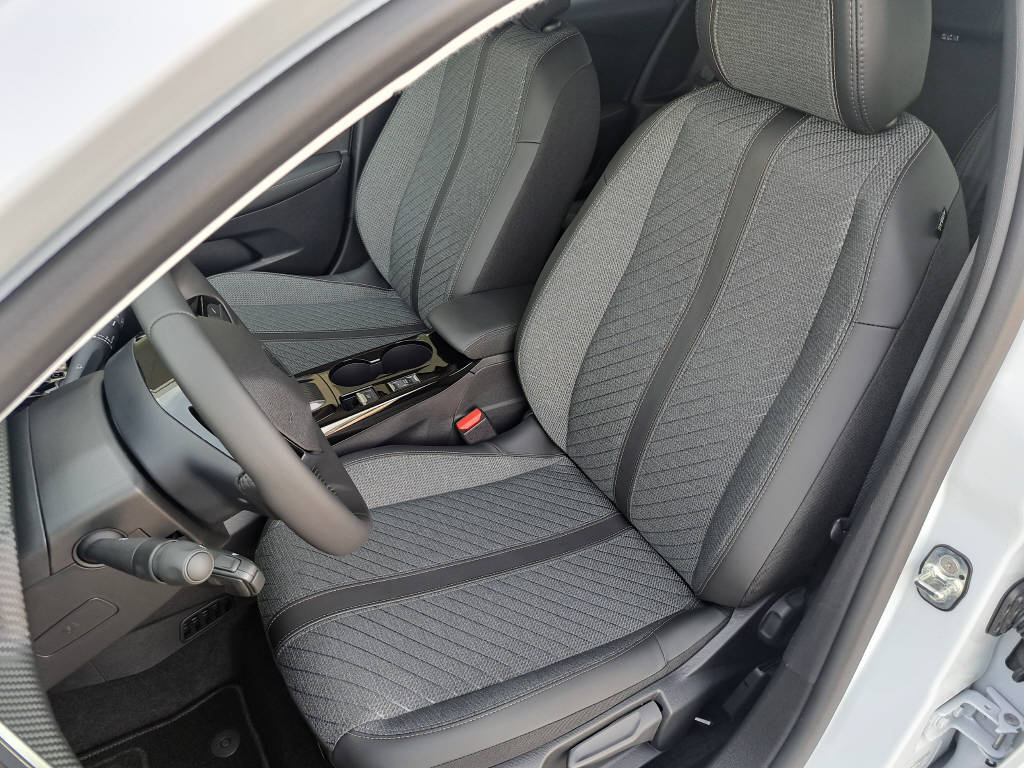 PEUGEOT 208 e-Allure 156c (8 ans de garantie)-image-8