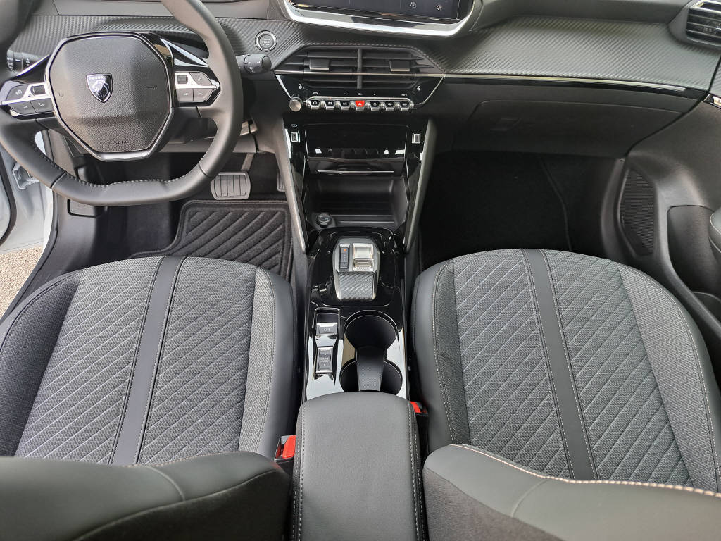 PEUGEOT 208 e-Allure 156c (8 ans de garantie)-image-12