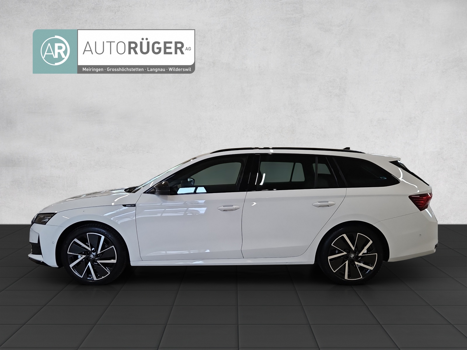 SKODA Octavia Combi 2.0 TSI DSG Dynamic 4x4-image-2
