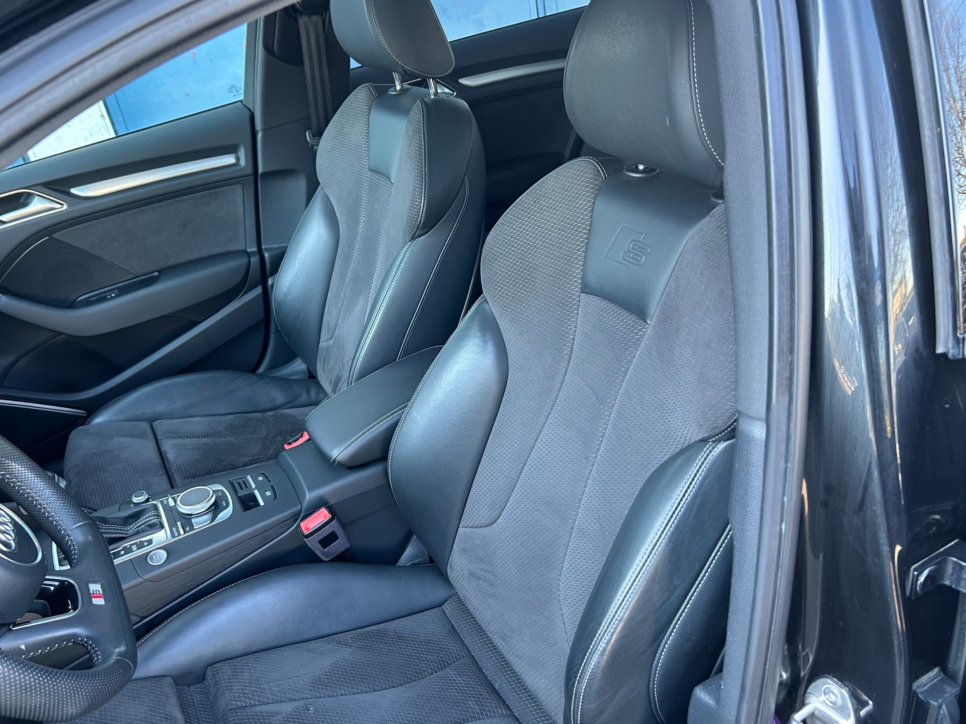 AUDI A3 Sportback 1.4 e-tron Sport S-tronic-image-5