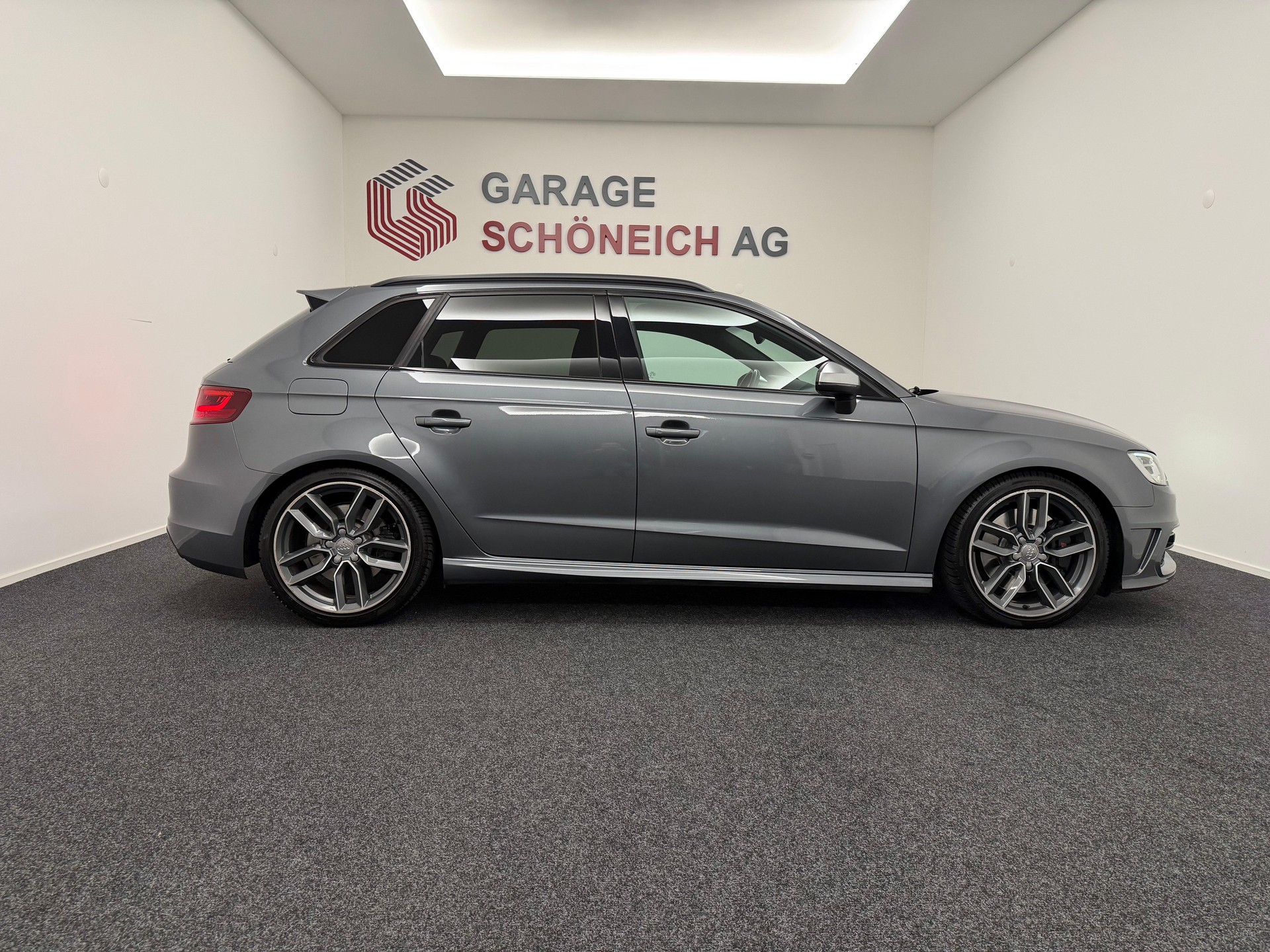 AUDI S3 Sportback 2.0 T FSI quattro S-Tronic-image-3